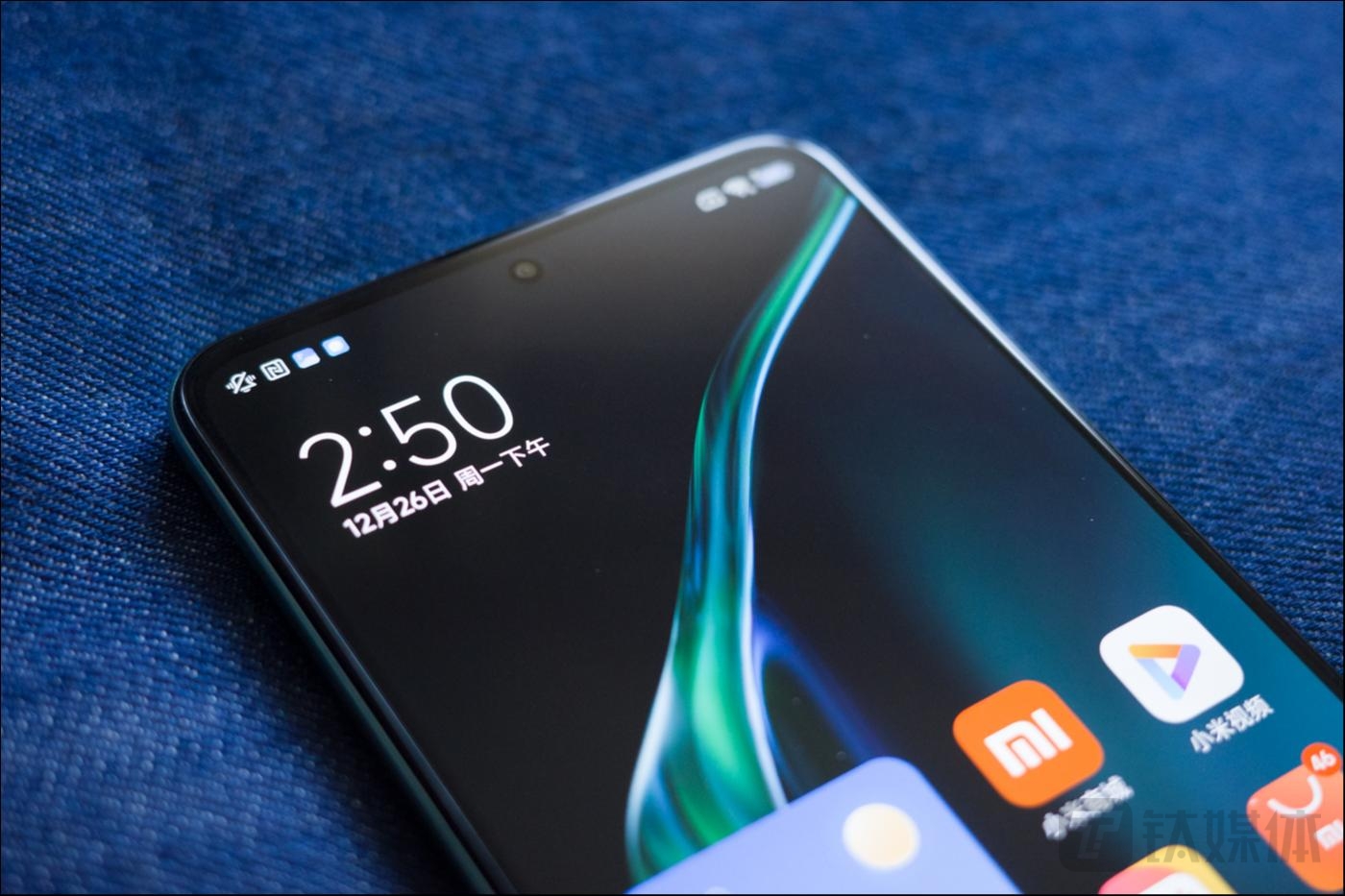 搭载的2K120Hz高规格屏幕