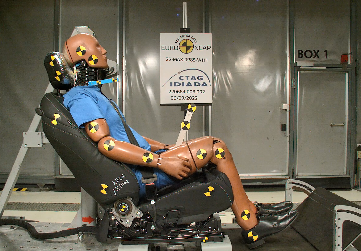 上汽大通MAXUS MIFA 9 Euro NCAP成人保护追尾单项测试