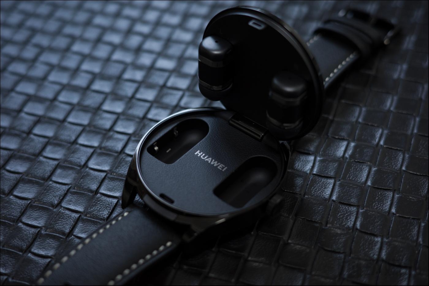 二合一形态的华为WATCH Buds