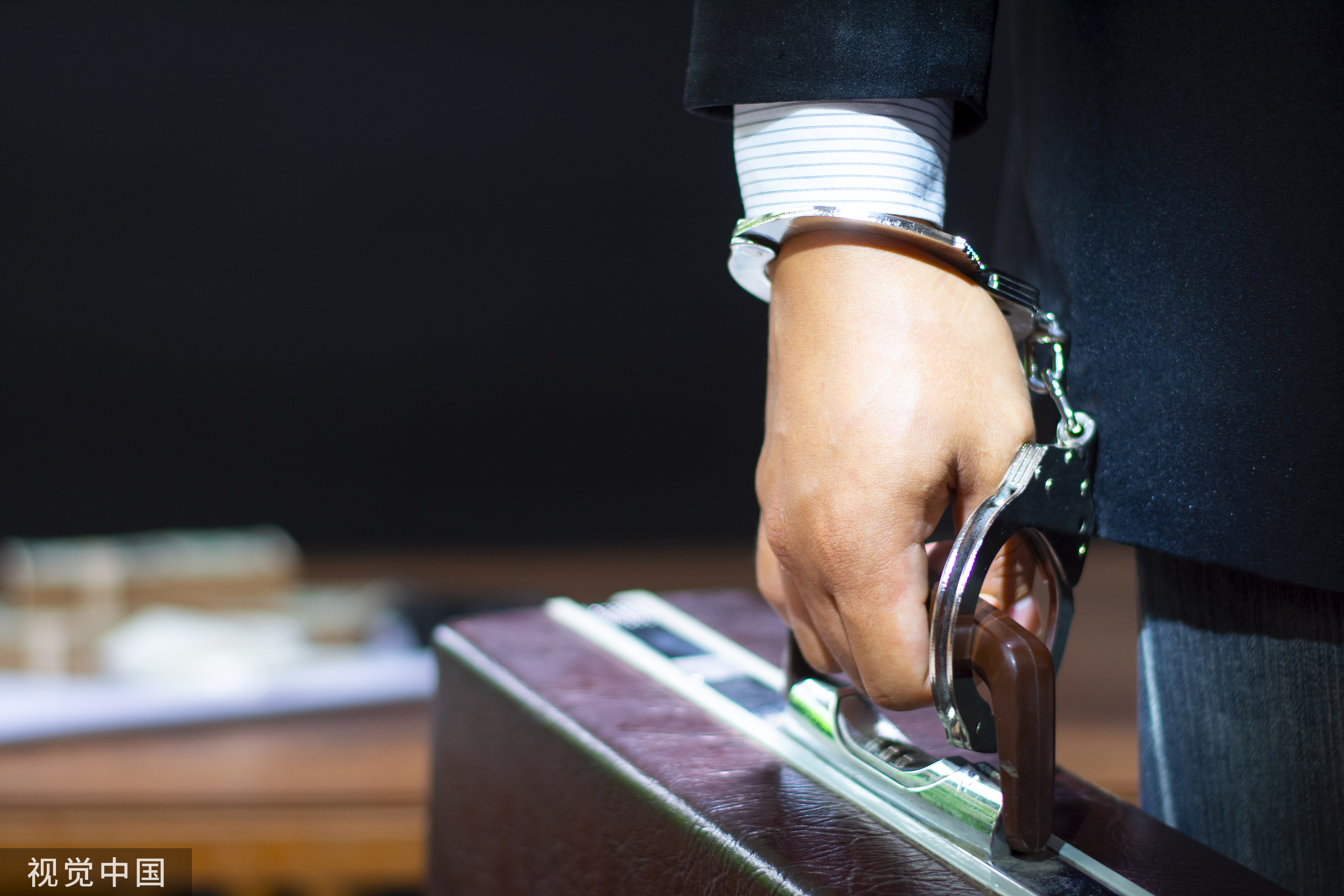 【钛晨报】刘鹤与耶伦将于苏黎世会面；两部门延续有关个税优惠政策；滴滴恢复新用户注册；腾讯重拳反腐通报