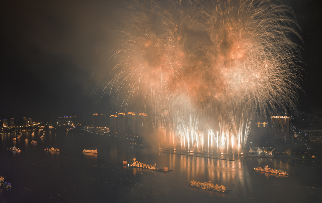 报复性过年，烟花生意赚钱了吗