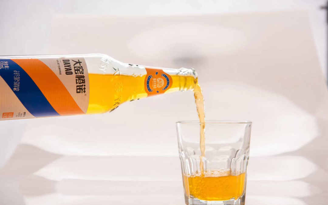 手握300亿票房的吴京，能带火这款国民老汽水吗？