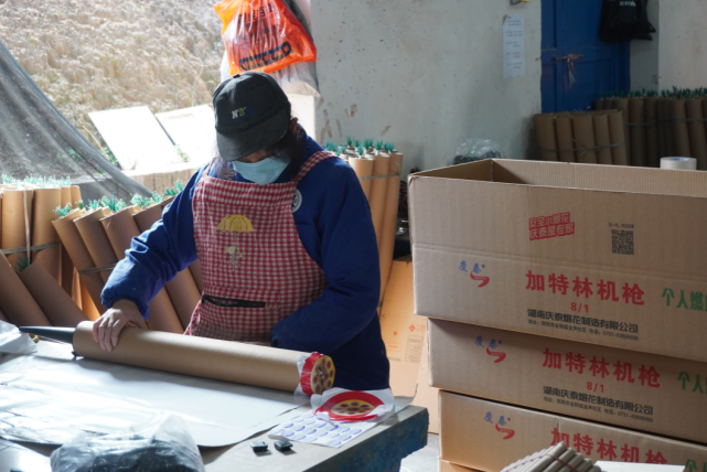 烟花工厂爆单,经销商蹲守车间抢货-钛媒体官方网站