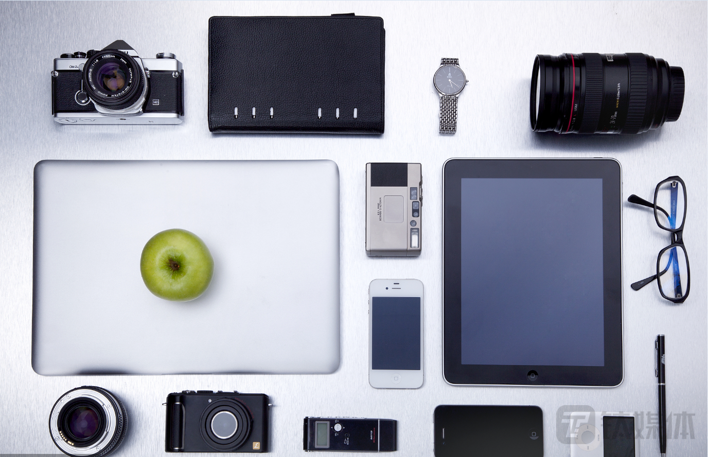 业绩掉队后，精研科技轻资产“故事”开讲