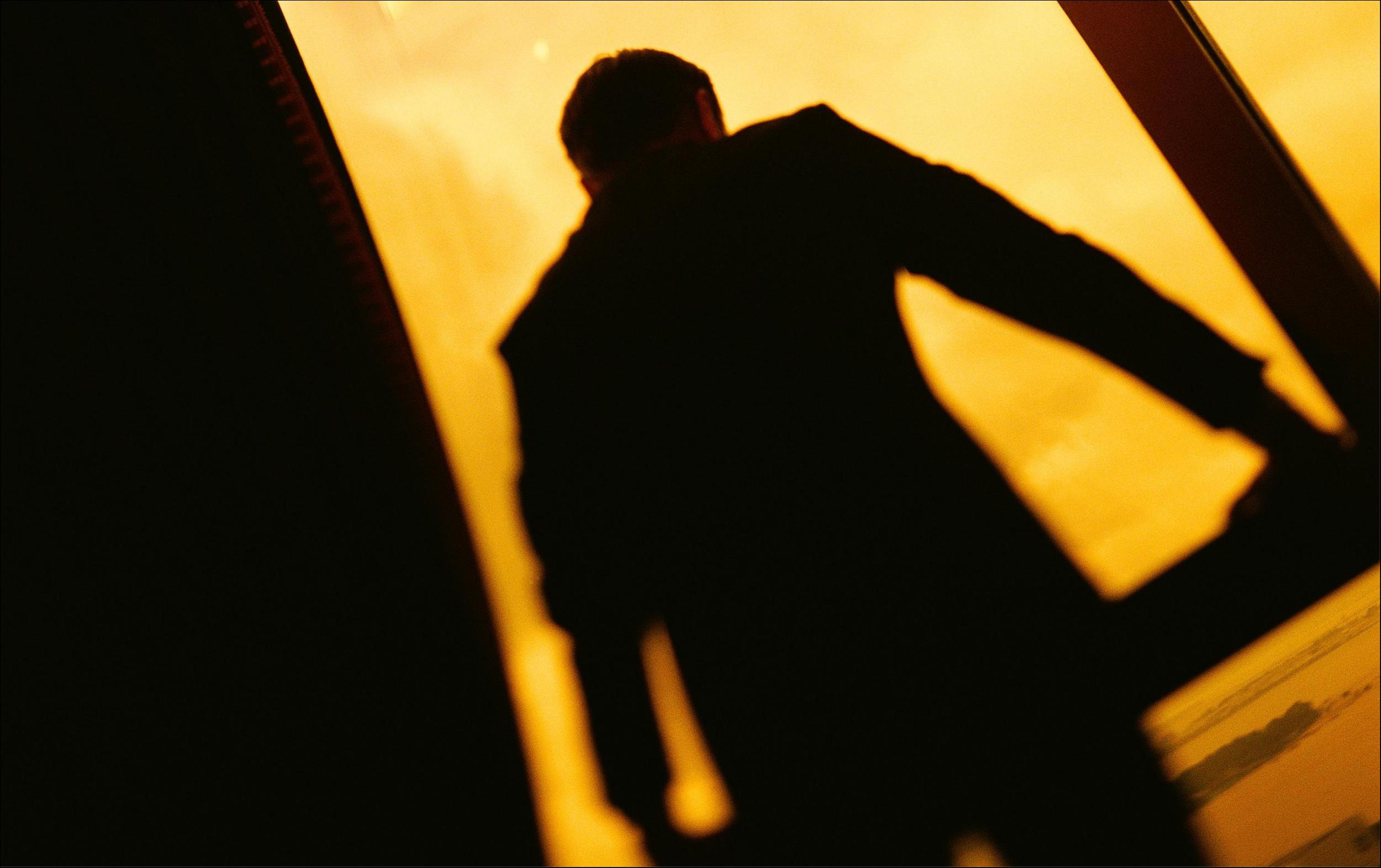 新城控股“二把手”被曝失联后突然辞职，高管人数只剩3位，王晓松“压力山大”