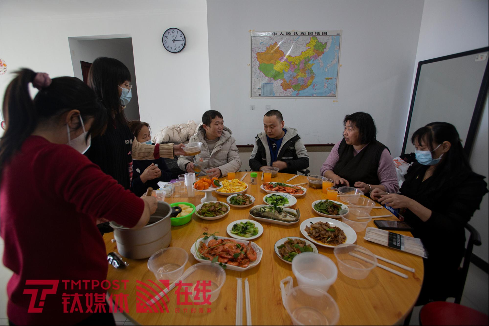 2023年1月14日，河北燕郊，孙映辉组织病友聚餐。