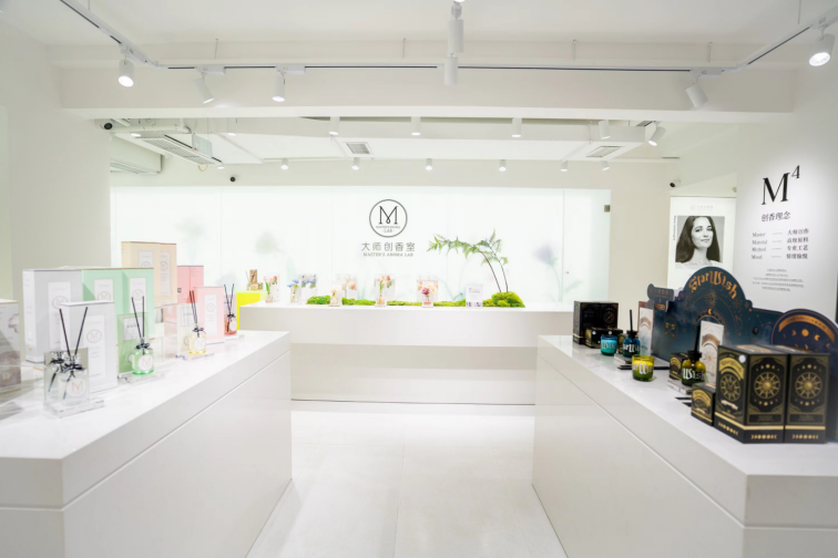 图为名创优品打造的业内首个香氛博物馆