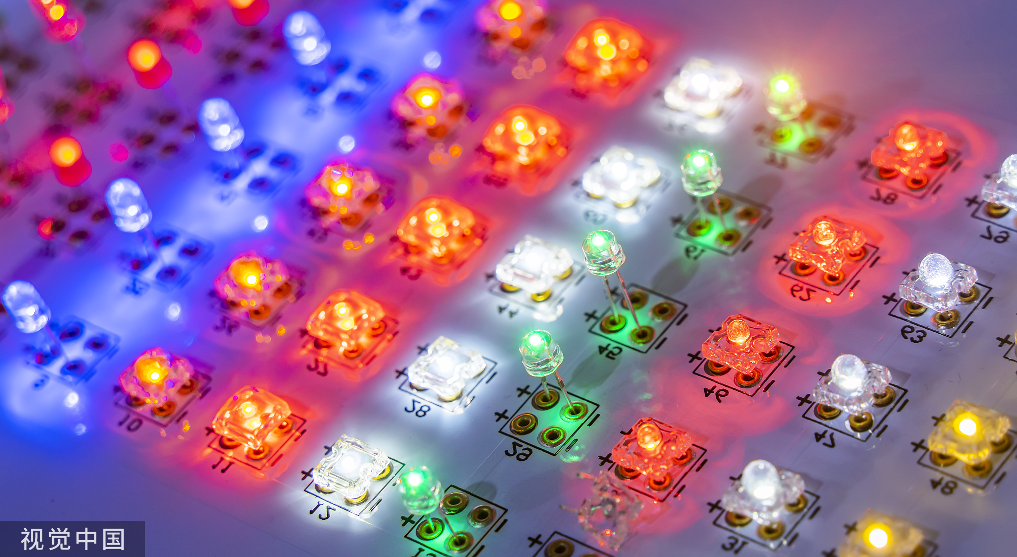 聚灿光电“光速”转亏背后：以价换量后遗症爆发，补贴难堵业绩窟窿 | 钛媒体深度