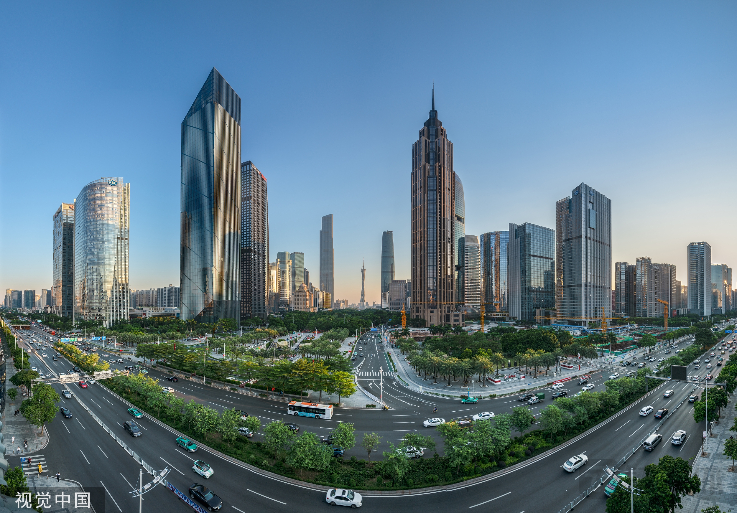 越秀地产午后复牌一度跌超16%，拟折让28.3%股价进行供股融资80亿港元