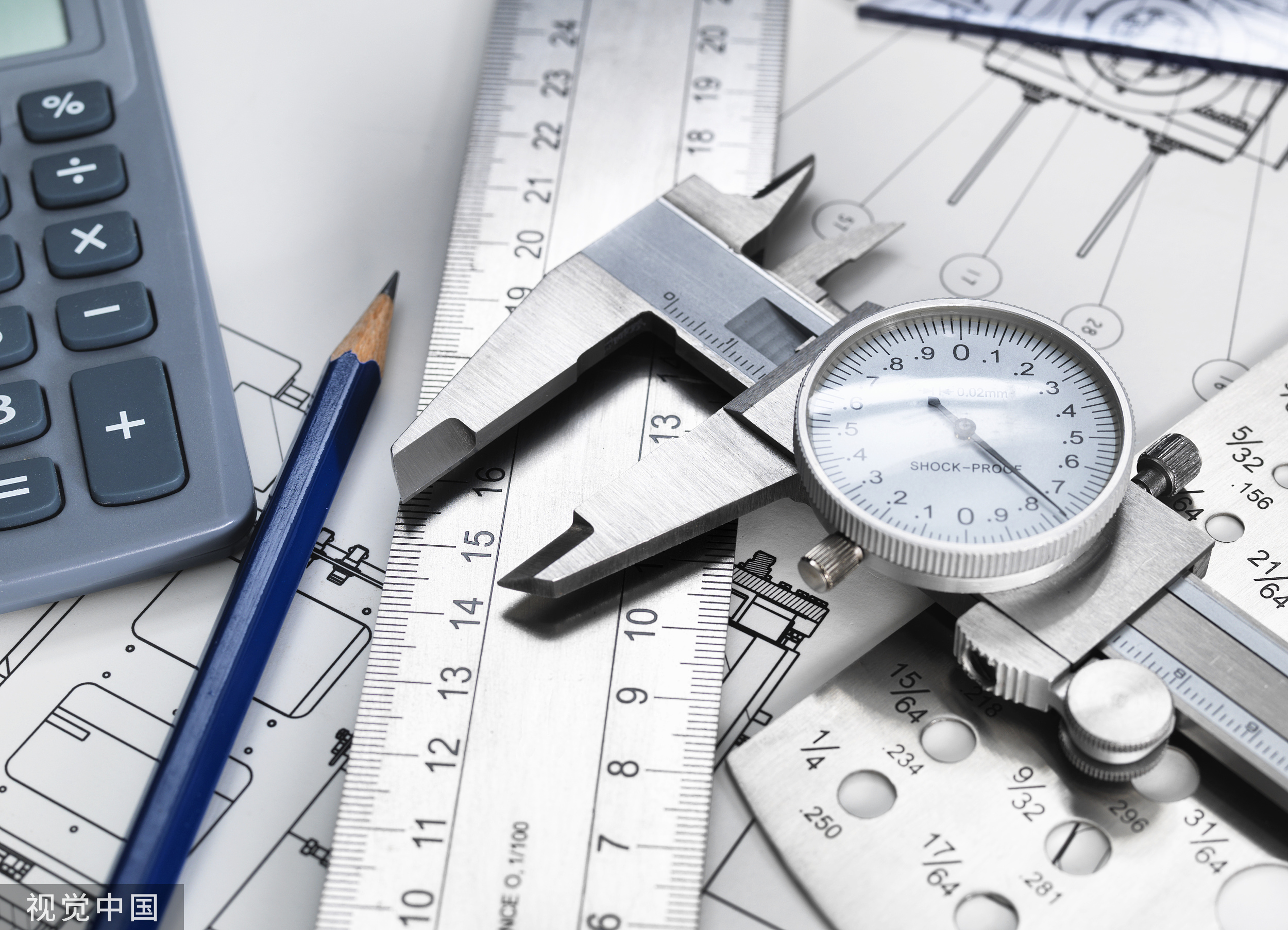 【钛晨报】粤港澳三地共同公布110项“湾区标准”；中国恒大宣布目标集团重组，拟2元人民币向恒大汽车收购荟保股份及Flaming Ace股份；特斯拉Q1中国市场收入48.91亿美元，同比增长5%