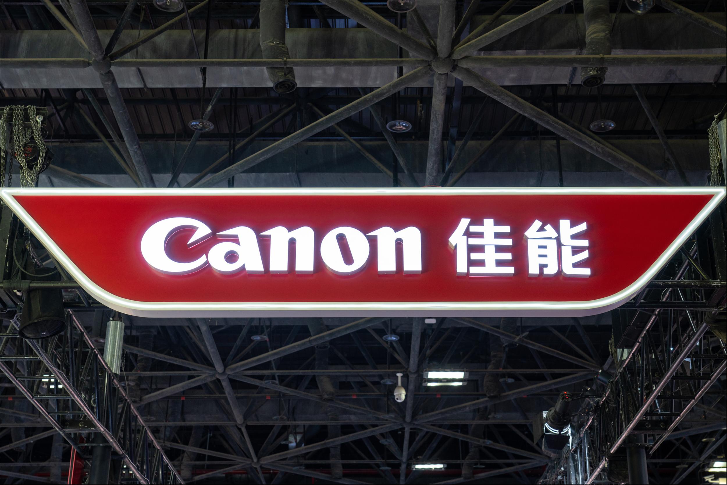 佳能主动求联名，但手机品牌不大够用了