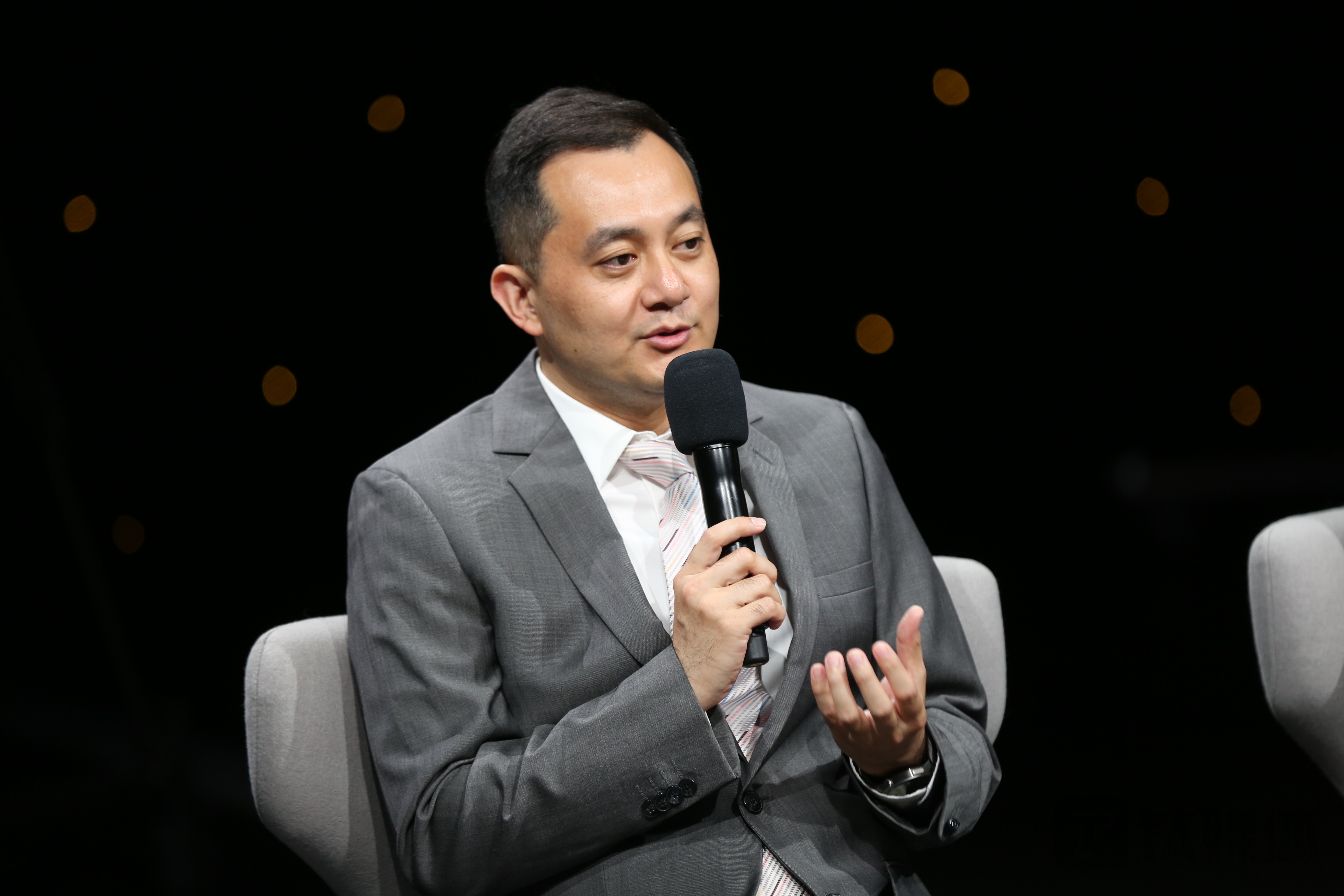 钛媒体集团首席运营官、执行总编辑马金男