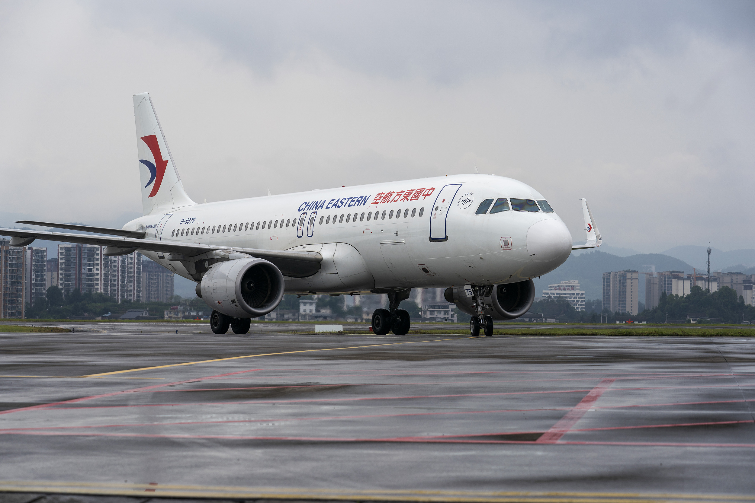 三年亏损614亿，东航“玩不起”积分？