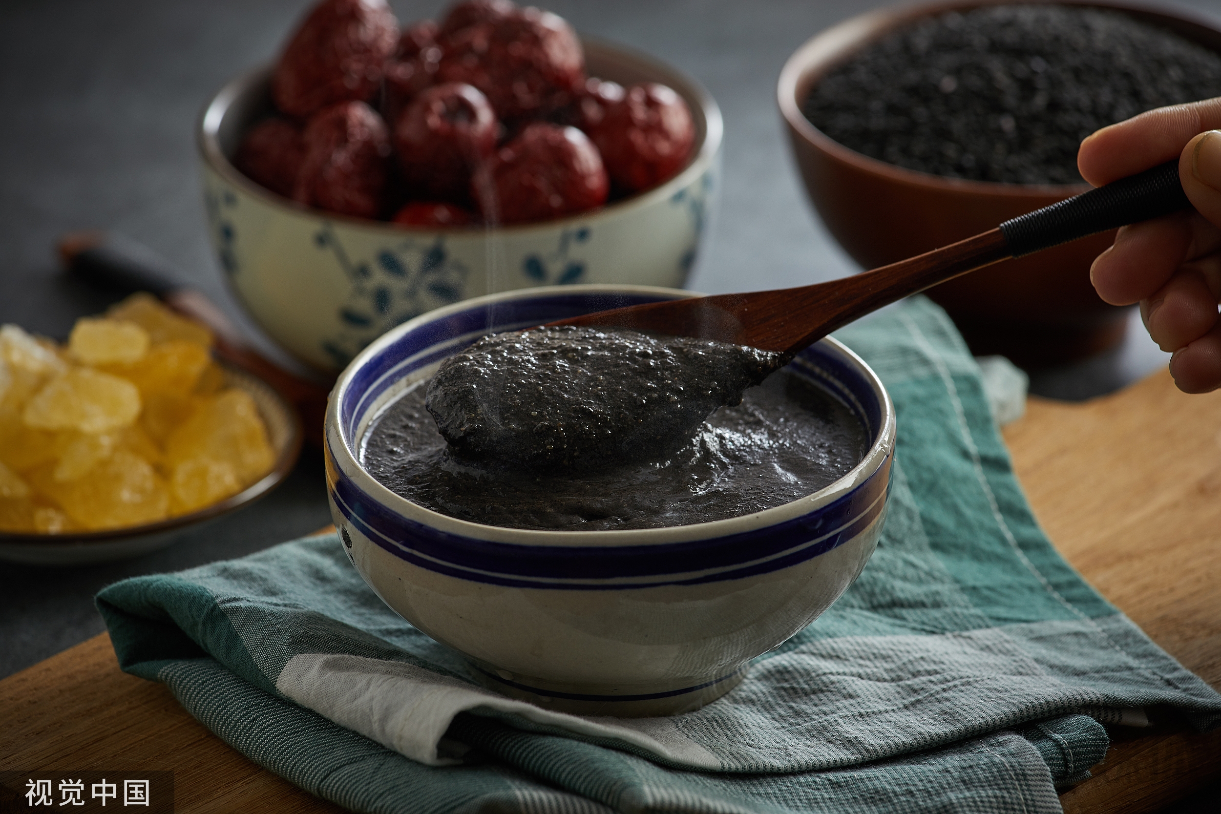 “有锂走遍天下”？黑芝麻在业绩亏损与资金吃紧下的艰难求变