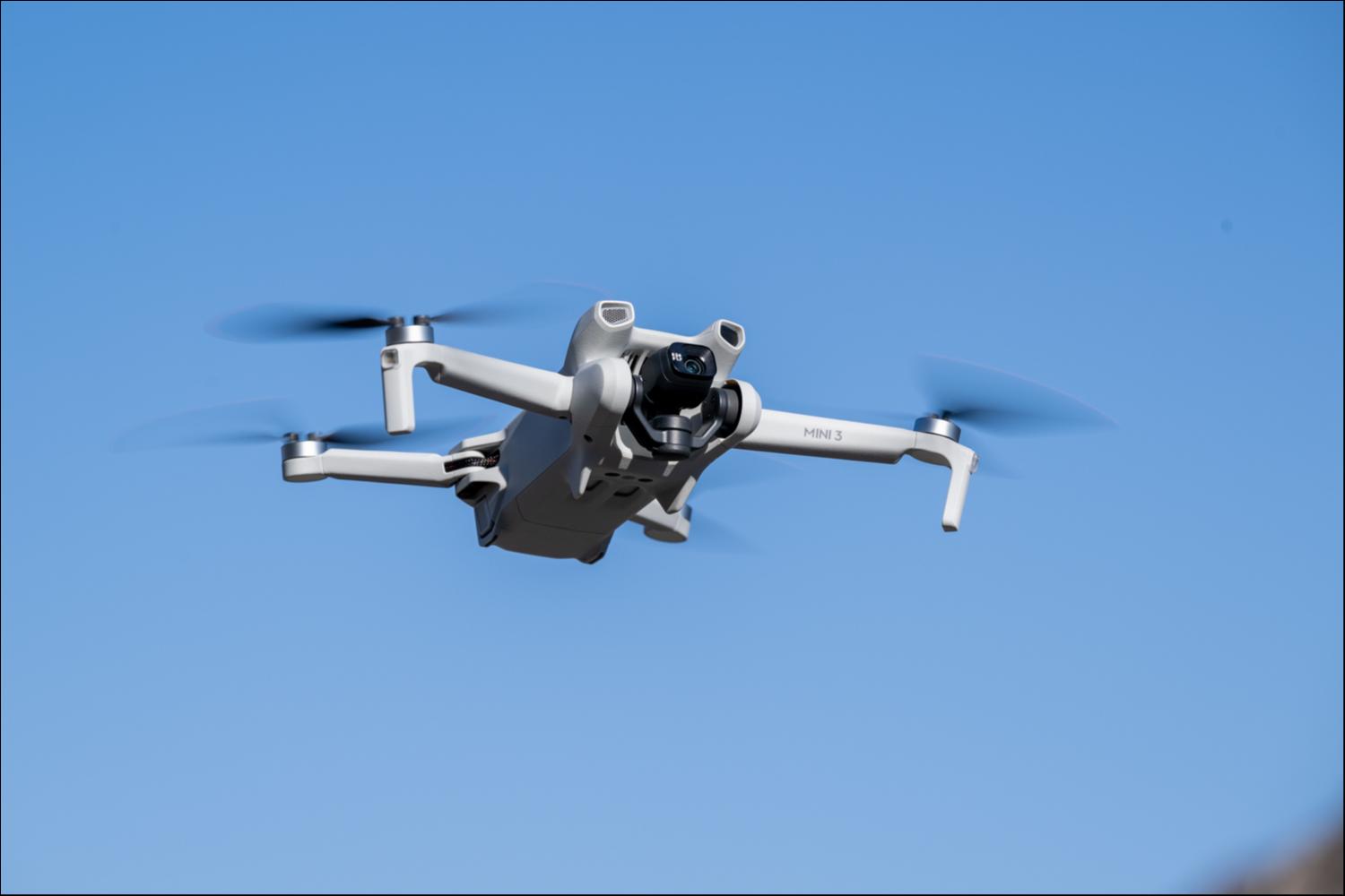 无人机新规将至，广大飞友怎么看？ | 钛短评第37期