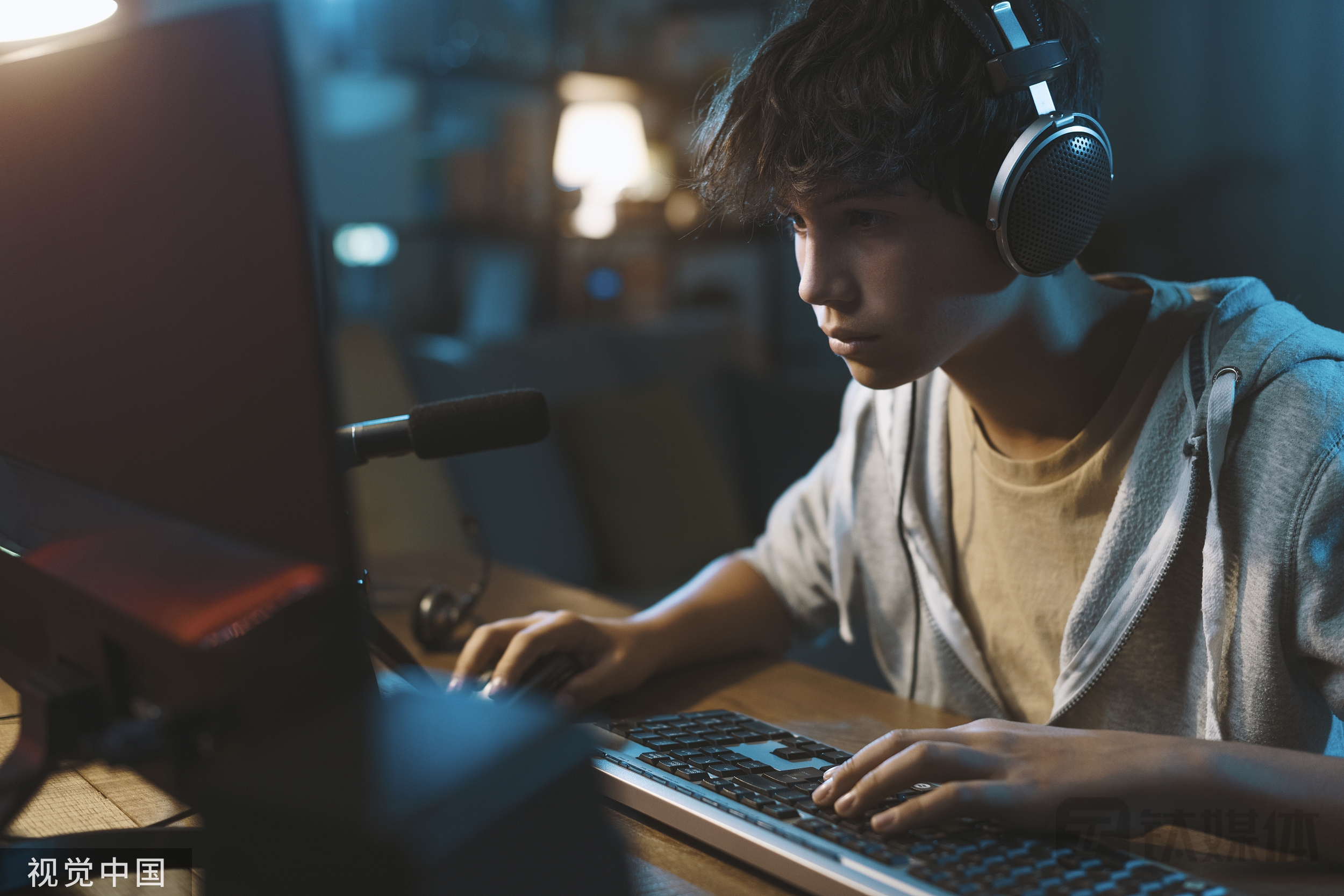 ST鼎龙连续6年收到年报问询函，三大主业已全部“沦陷”