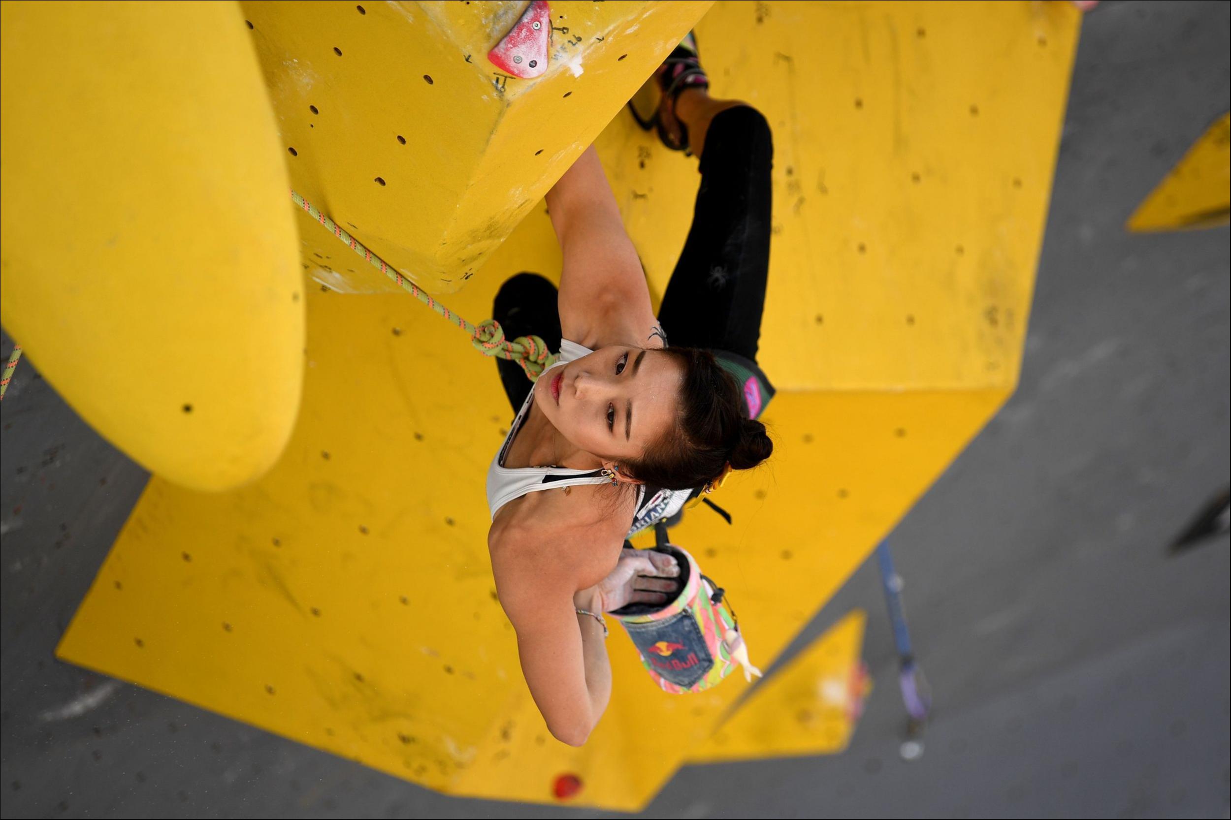 年轻人爱“爬墙”，但开家岩馆是个好生意吗？