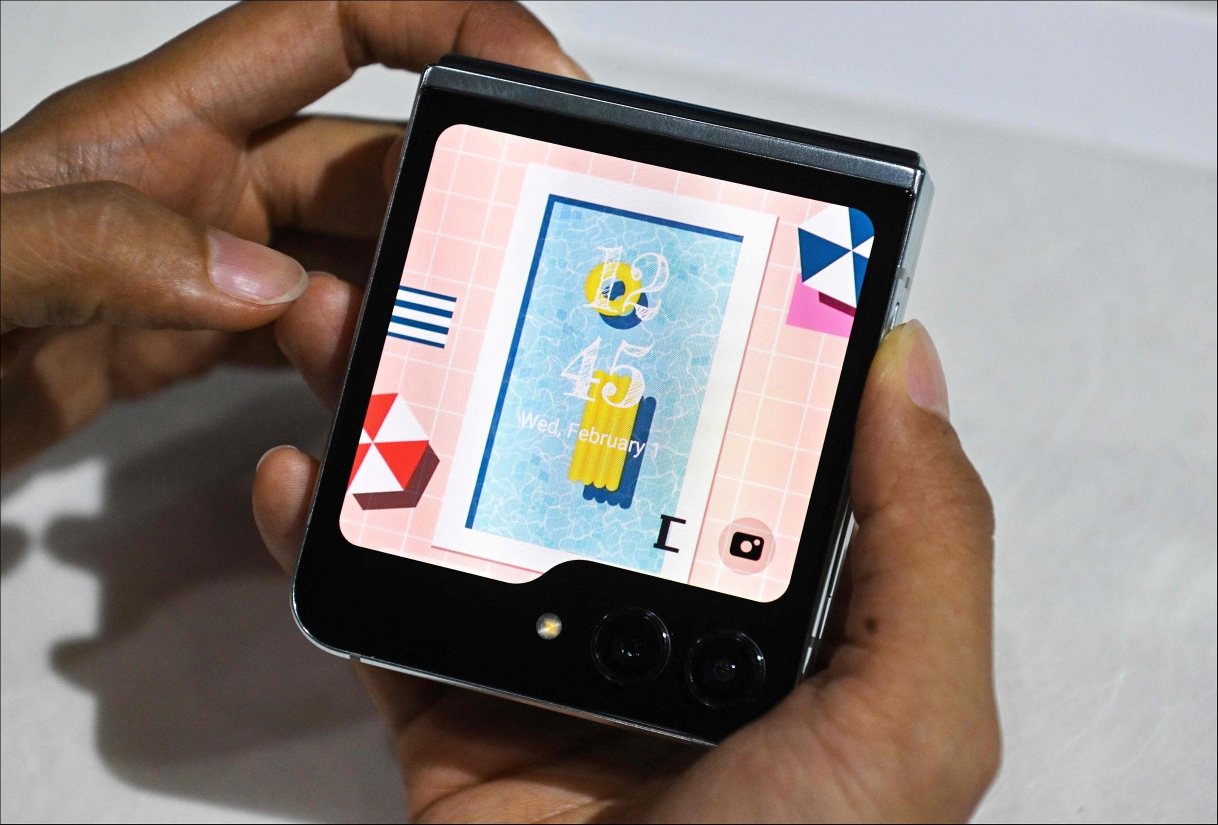 折叠屏，迎来iPhone4时刻？