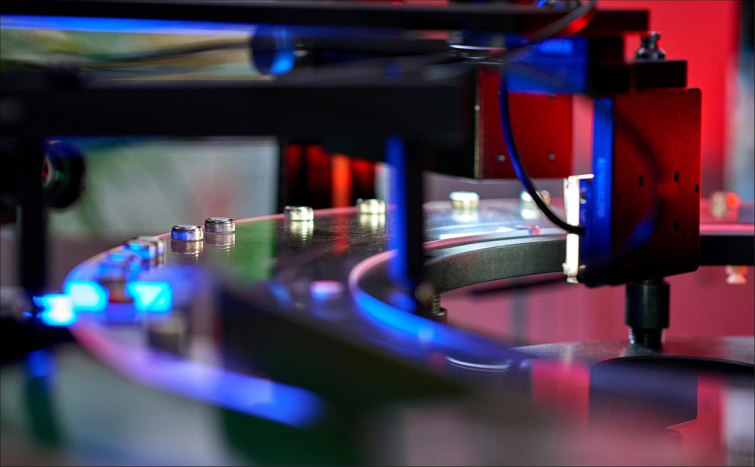 “企二代”接班，MEMS厂商明皜传感谋上市，难逃“大股东依赖症”| IPO观察