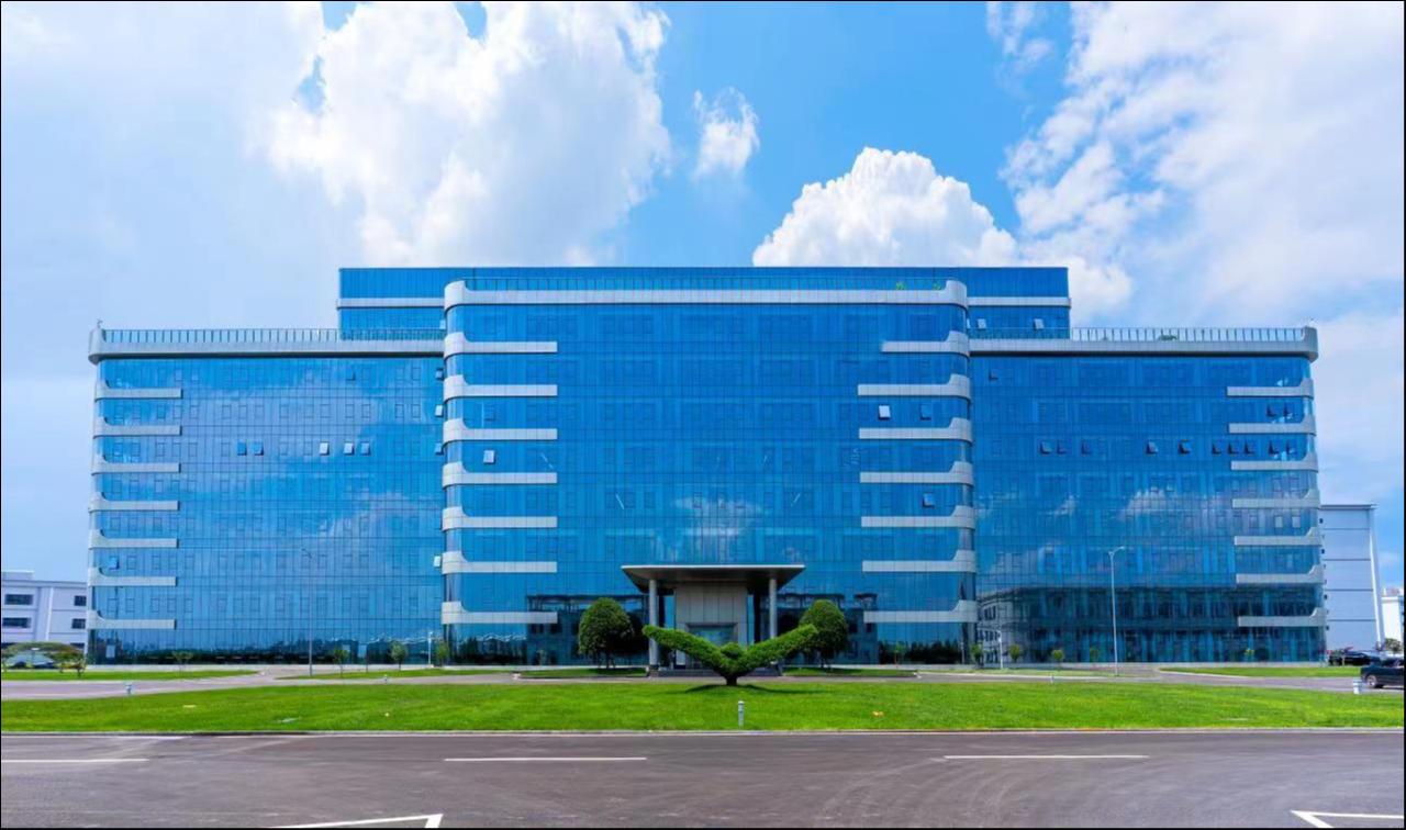 蓝思科技中报净利润增近三倍，彰显经营韧性与成长潜力 | 看财报