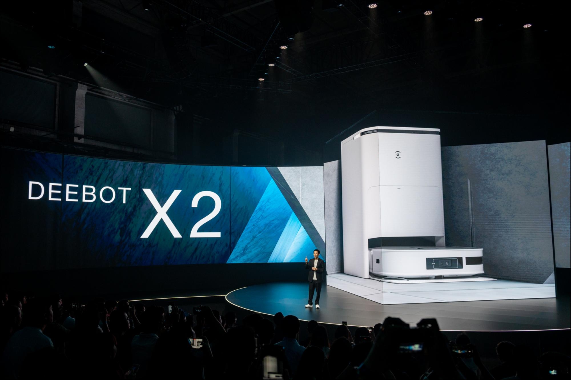 全面改变扫拖形态，科沃斯发布新一代家庭服务机器人