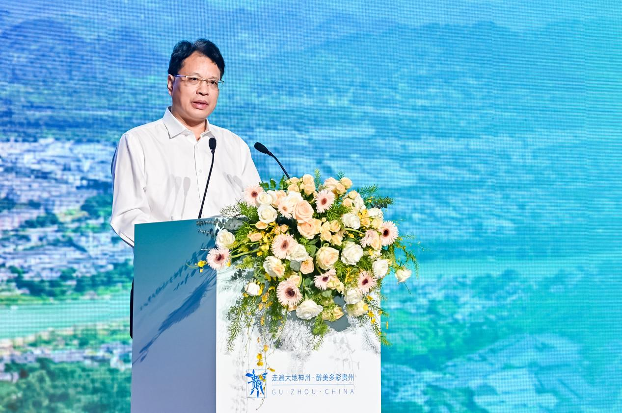 （贵州省人民政府副省长郭锡文）