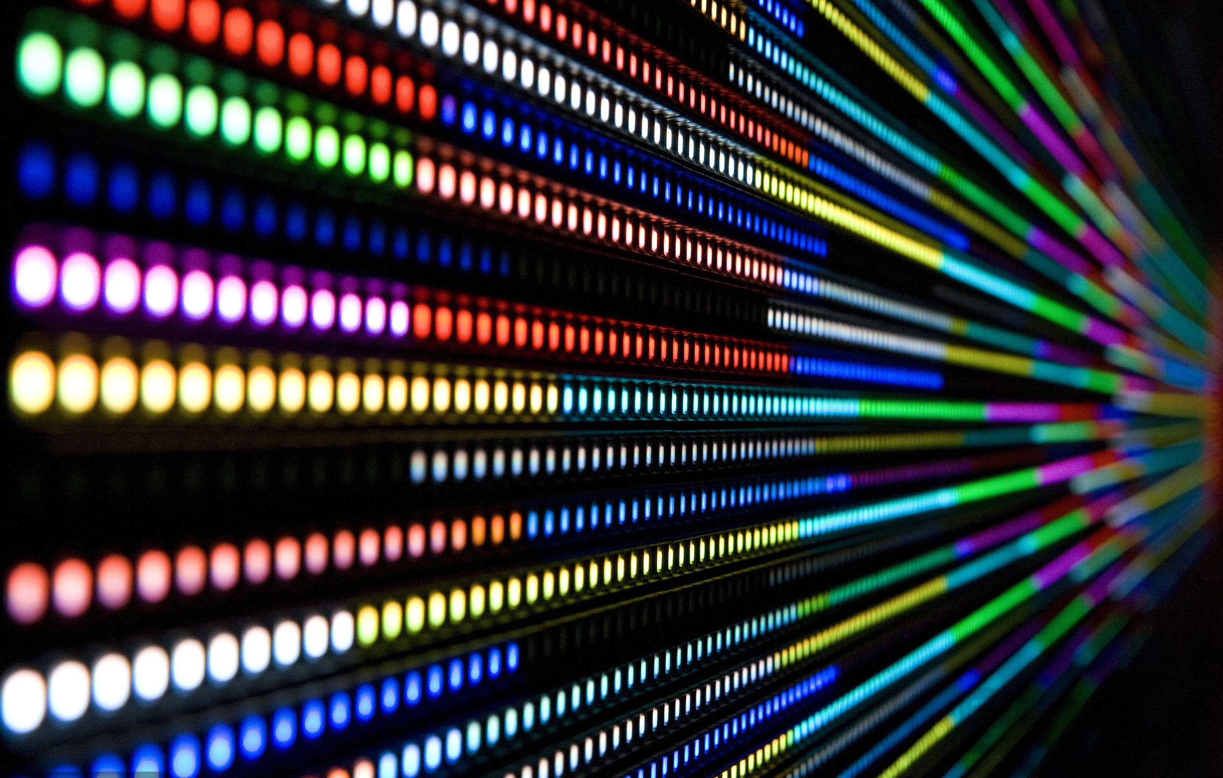 京东方A上半年净利降超八成&nbsp;，&ldquo;去库存&rdquo;不乐观