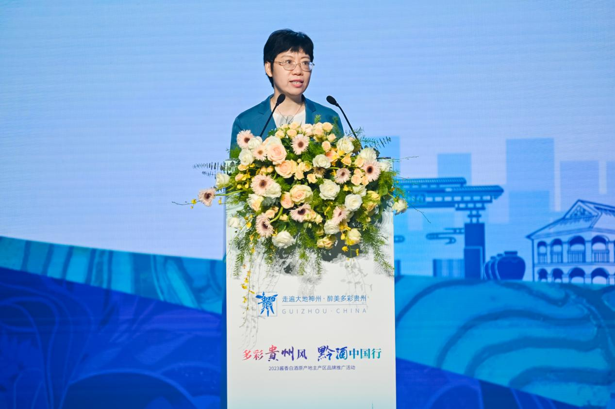 （广东省人民政府副秘书长郭亦乐）