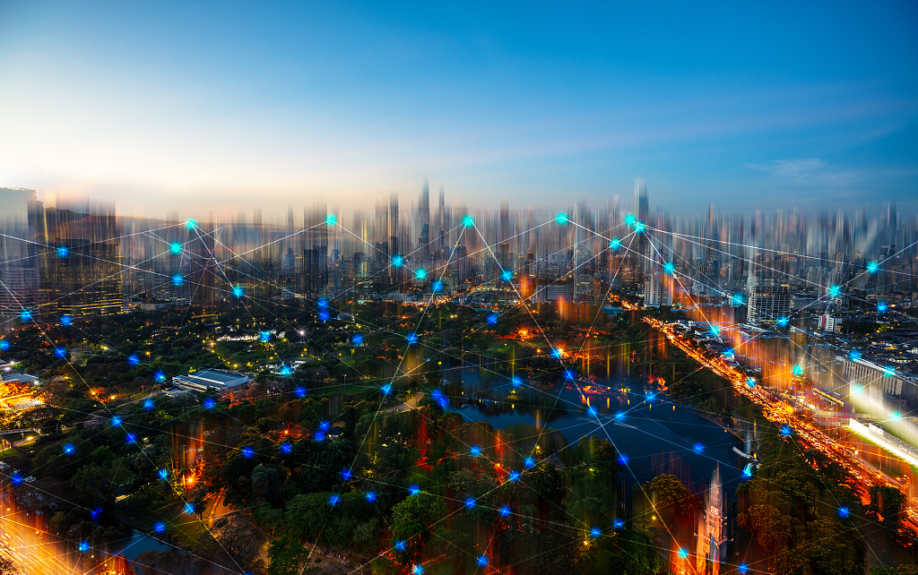 【产业互联网周报】颜水成加入昆仑万维；华为半年报：销售收入3109亿元；微软拟将Teams从Office中剥离；多家大模型通过算法备案