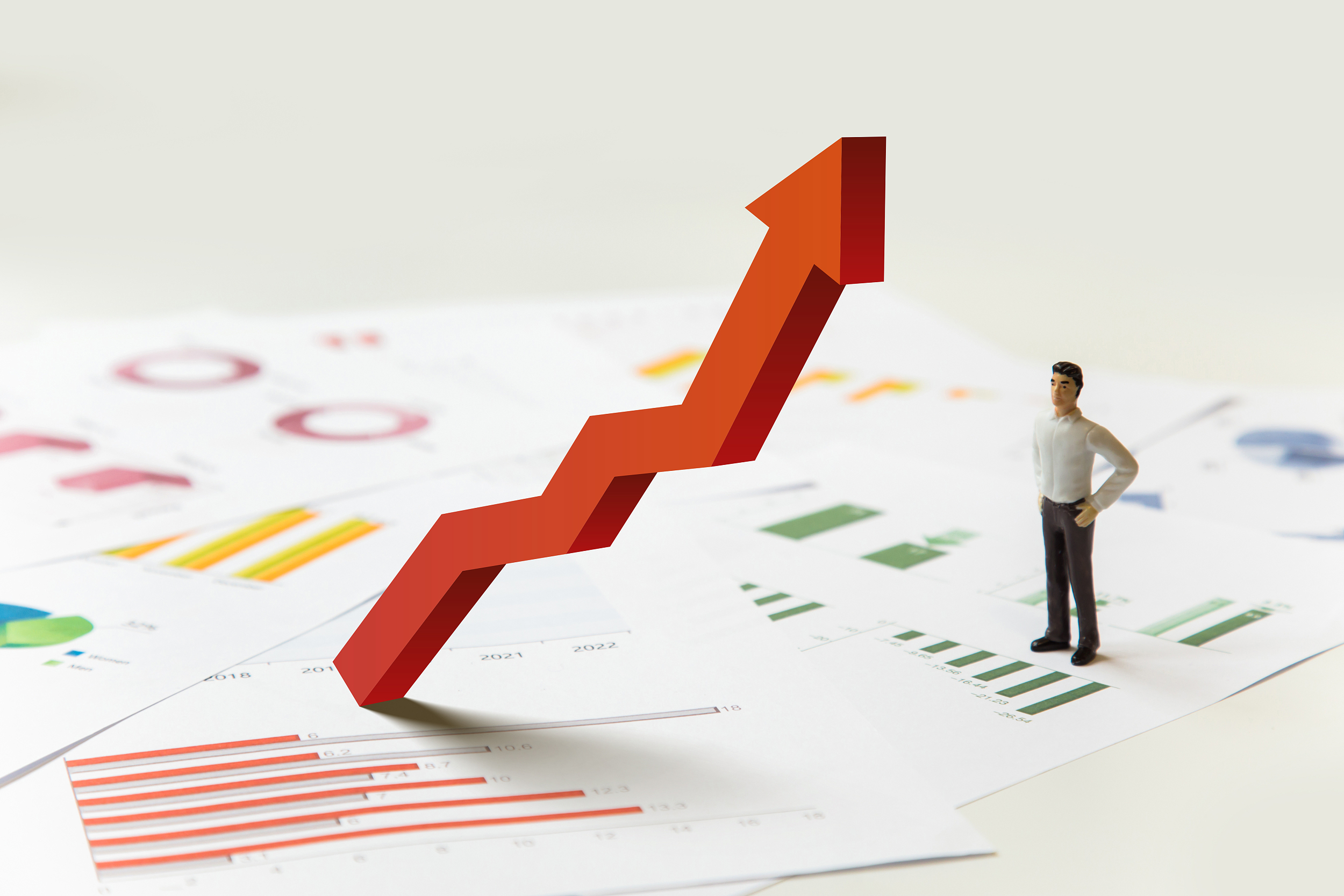 【钛晨报】央行例会释放最新政策信号，涉及货币政策、房地产、汇率等；国务院任命陈华平为证监会副主席；商务部：将推动合理缩减自贸试验区外商投资负面清单