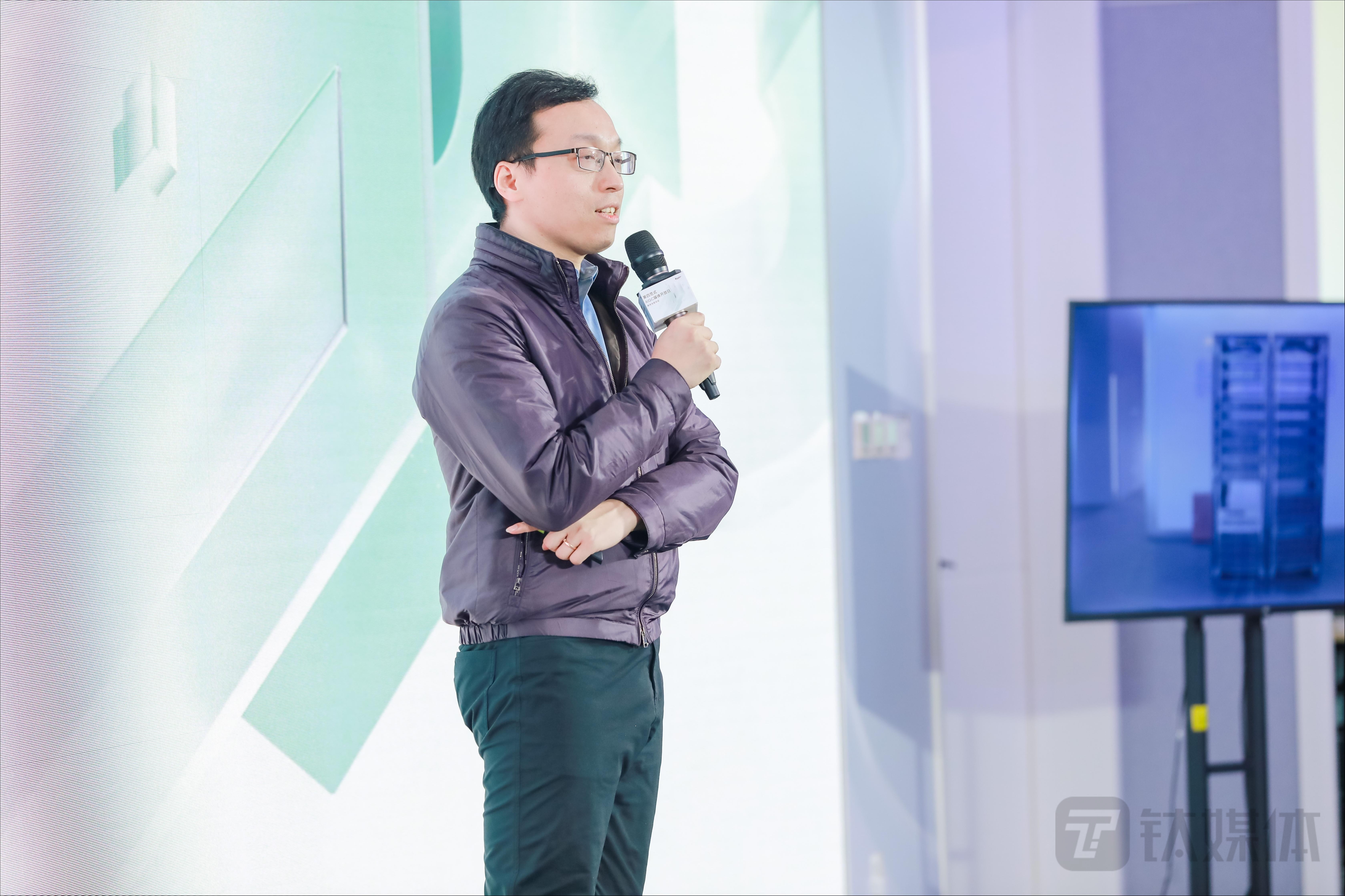 第四范式创始人、董事长、执行董事、首席执行官兼总经理戴文渊博士