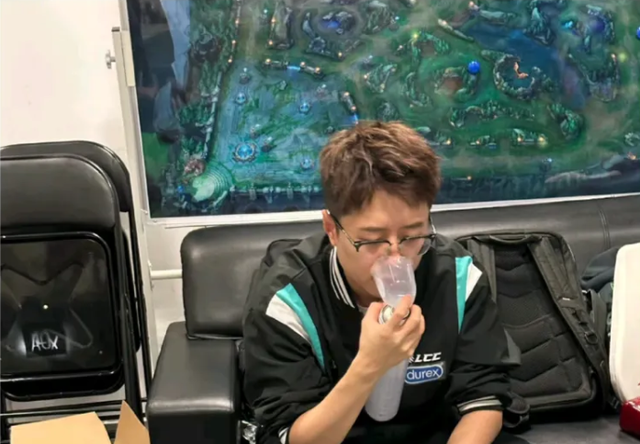 【英雄联盟解说杯，到底属于谁？】