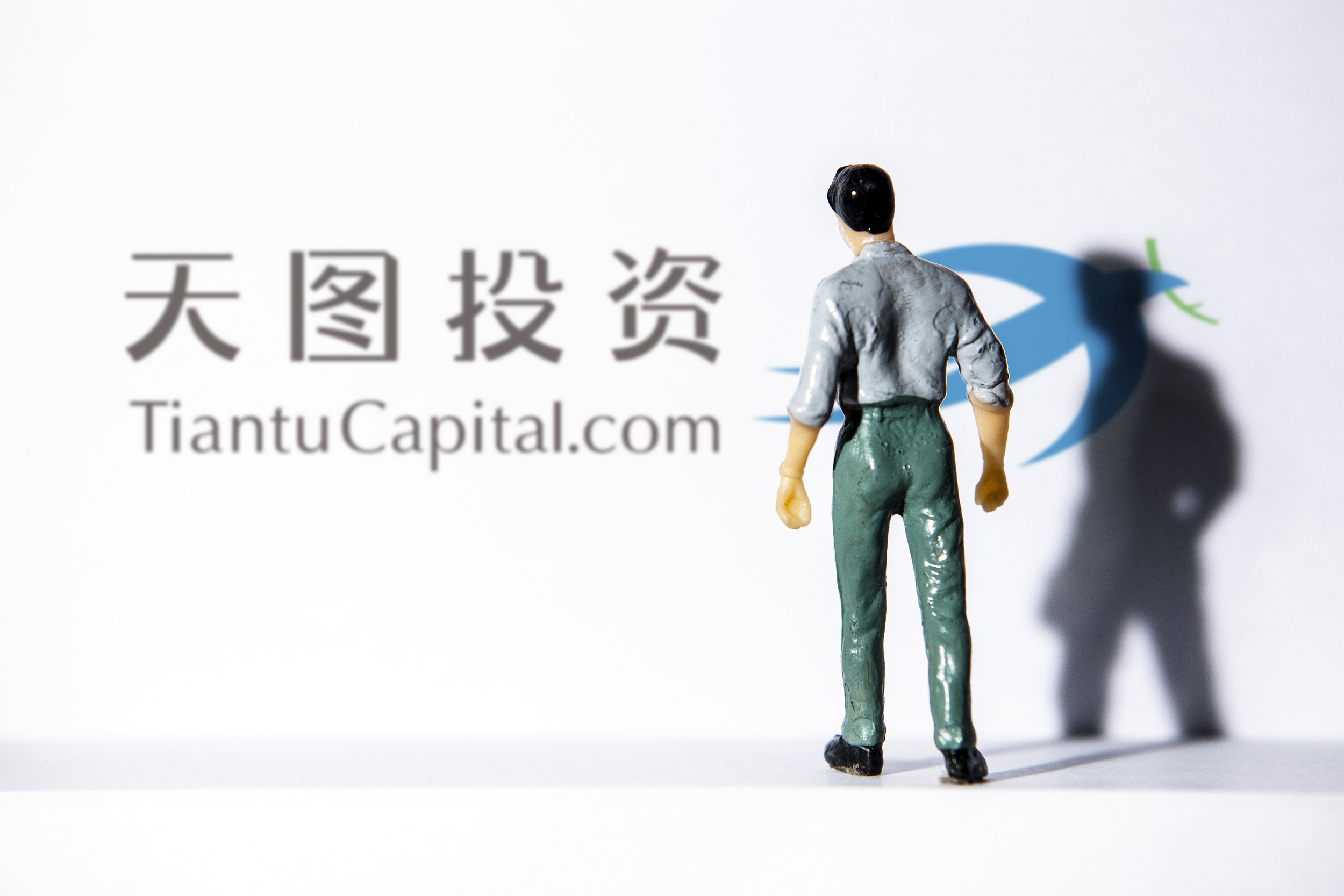 周黑鸭、奈雪、小红书背后的投资人，IPO了