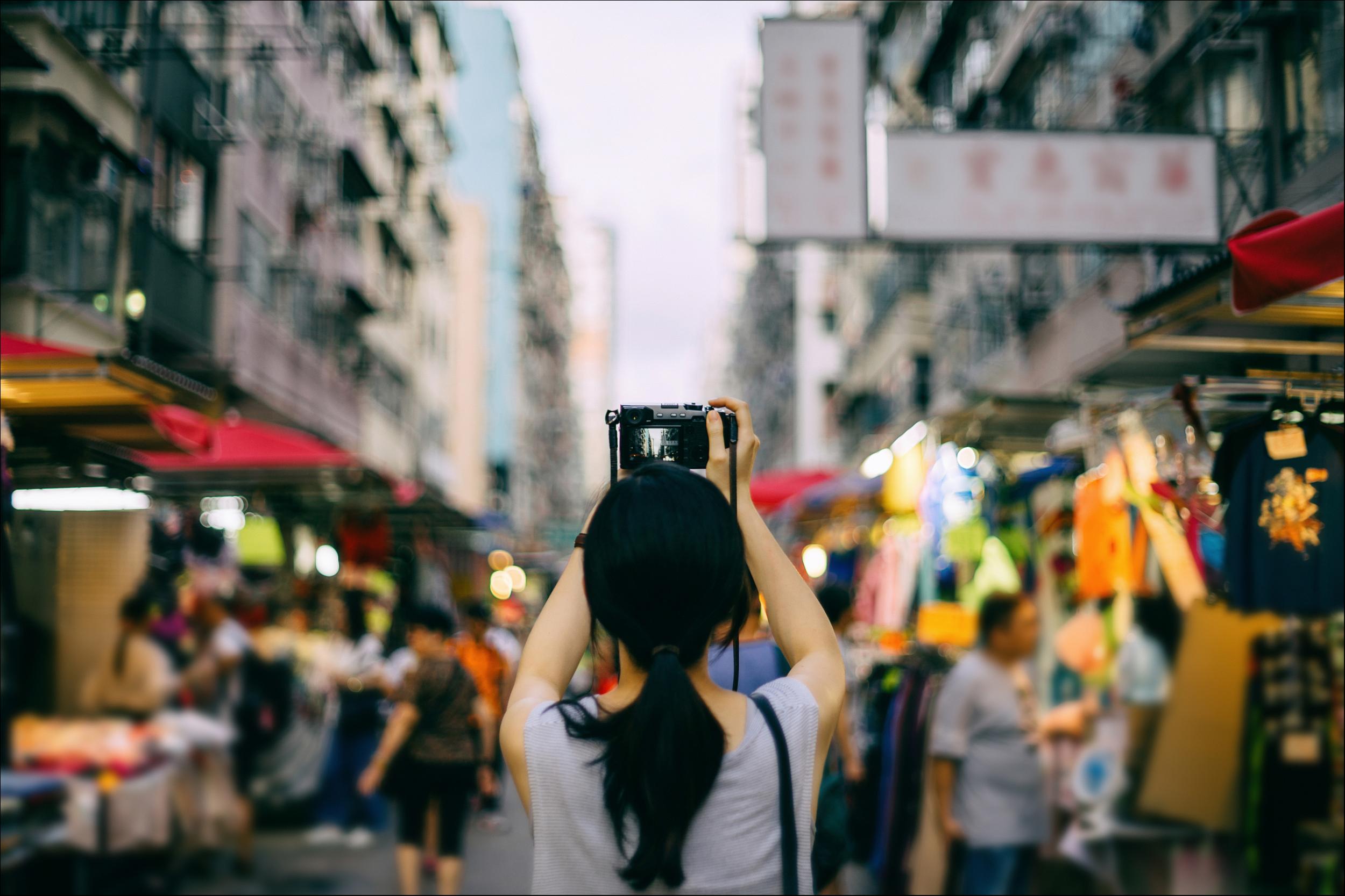 出游数据与股票表现“冰火两重天”，如何解读“超级黄金周”数据？｜钛度热评