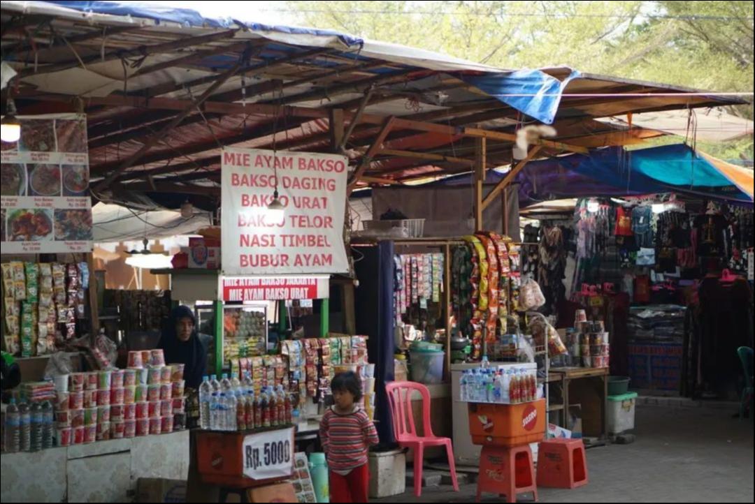 “堵城”雅加达，直接与反差