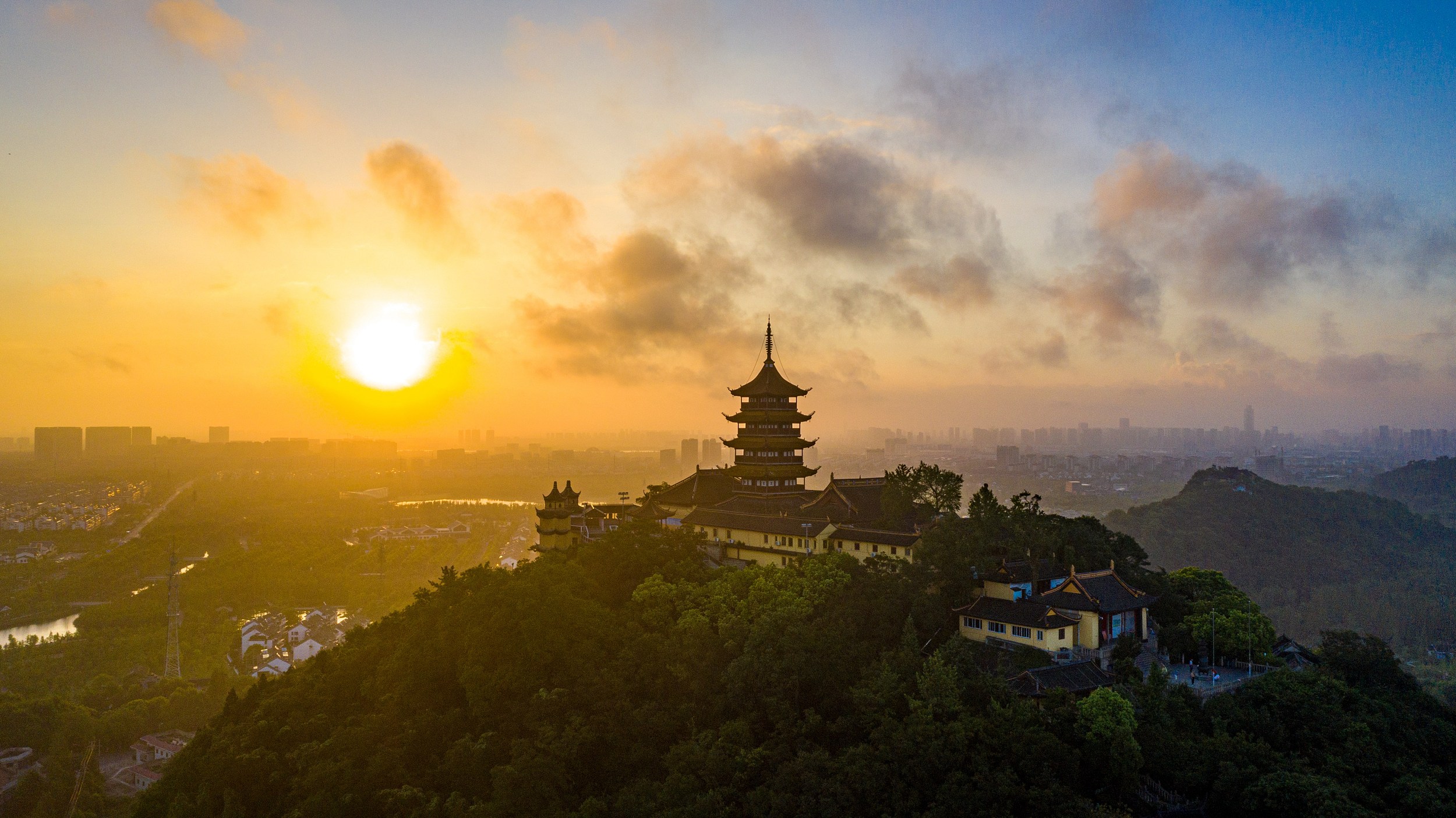 这座江苏小城，承包了中国人的床上四件套