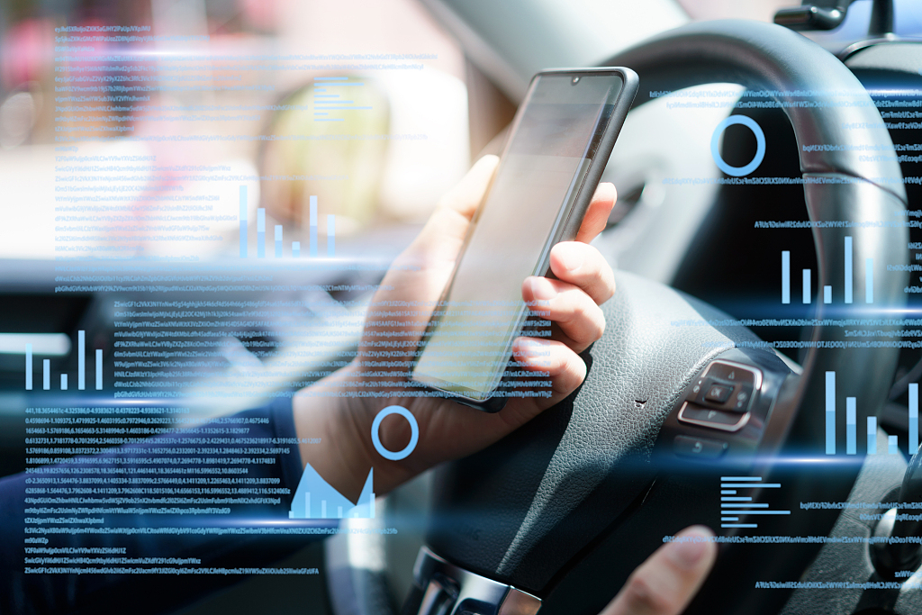 「车手互联」攻守道：小米华为向左，蔚来吉利向右｜钛度车库