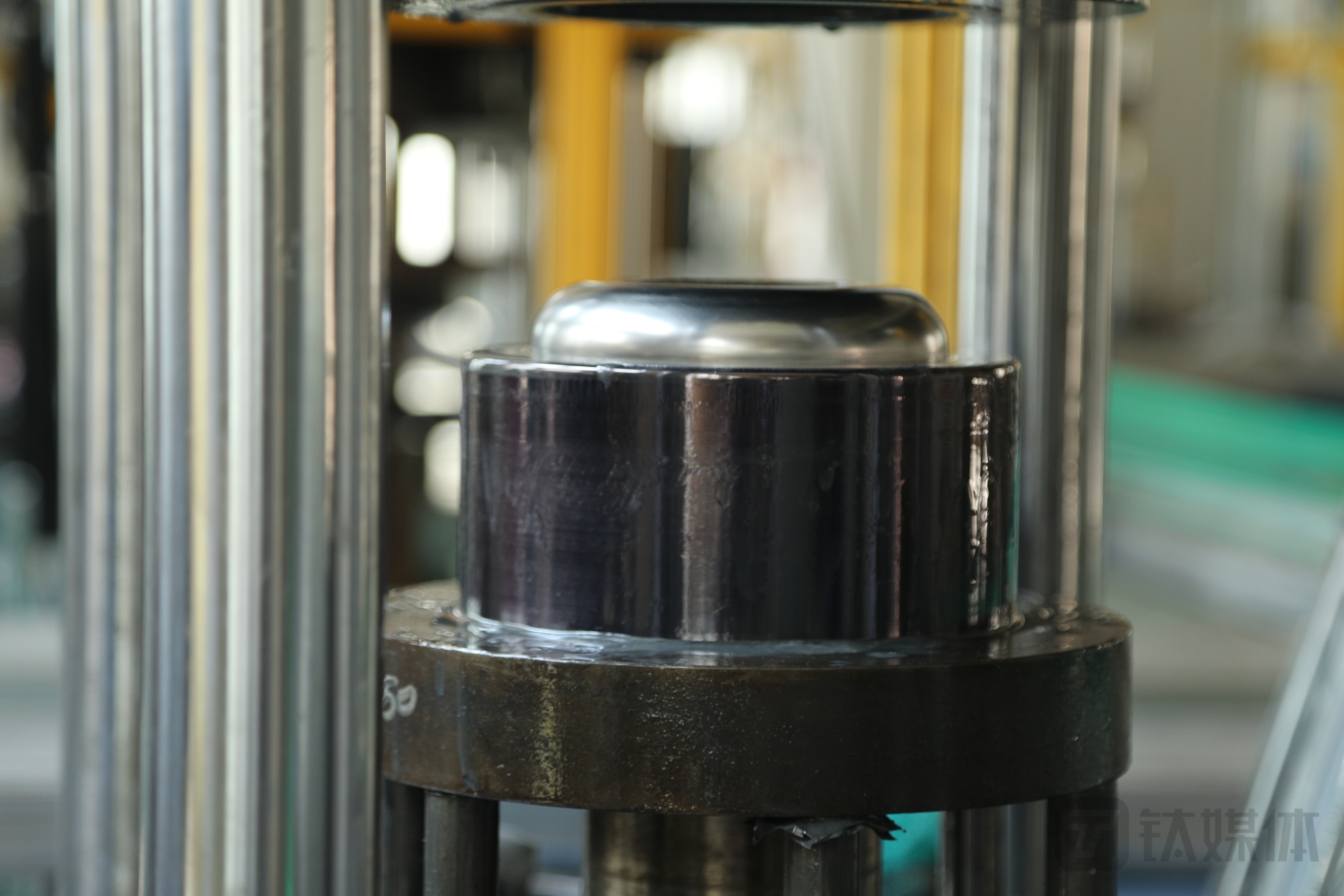 钛制品一体成型加工环节