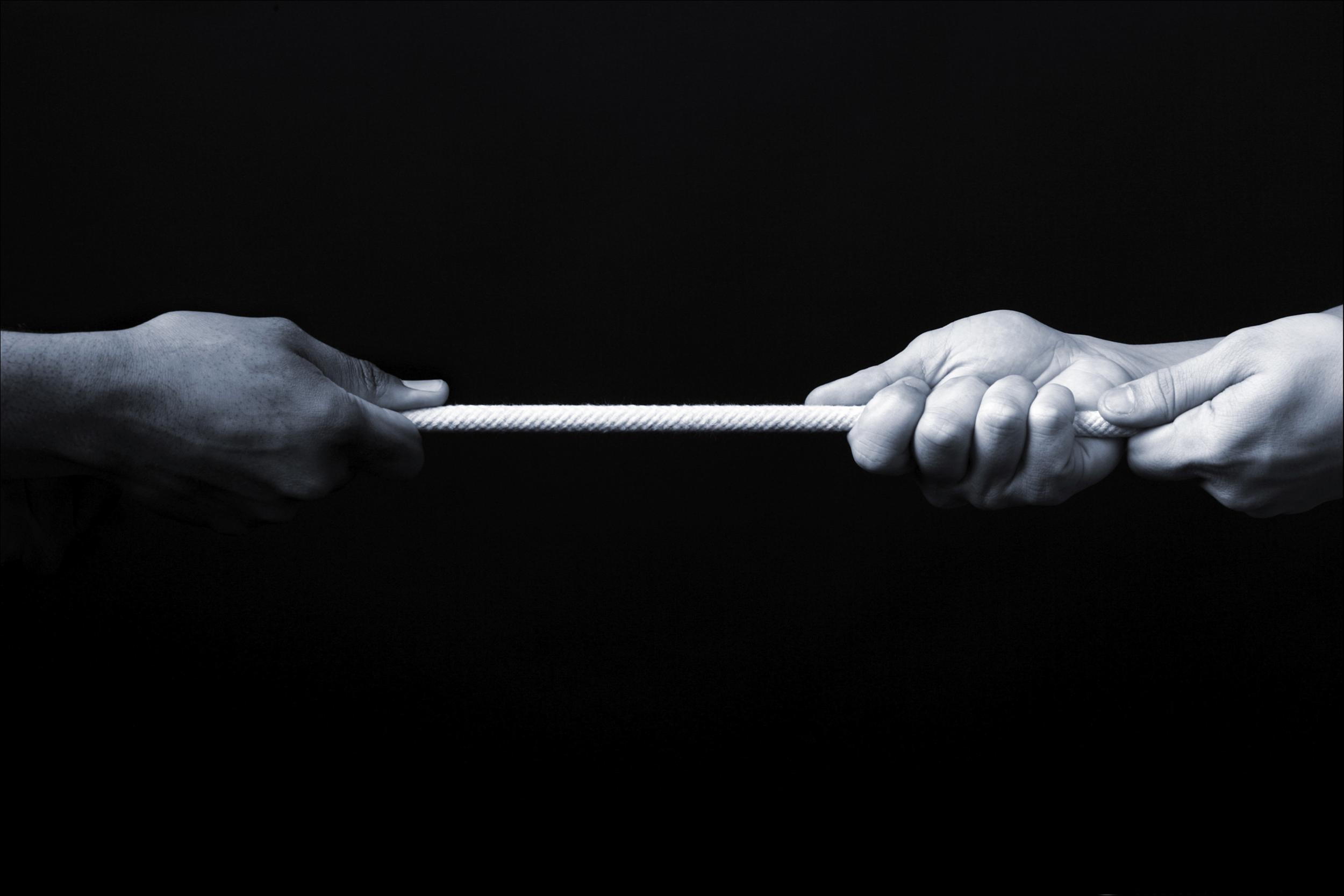 万华化学最高60亿出手，六国化工、安纳达两家公司双双易主，公告次日两方股价却显分化