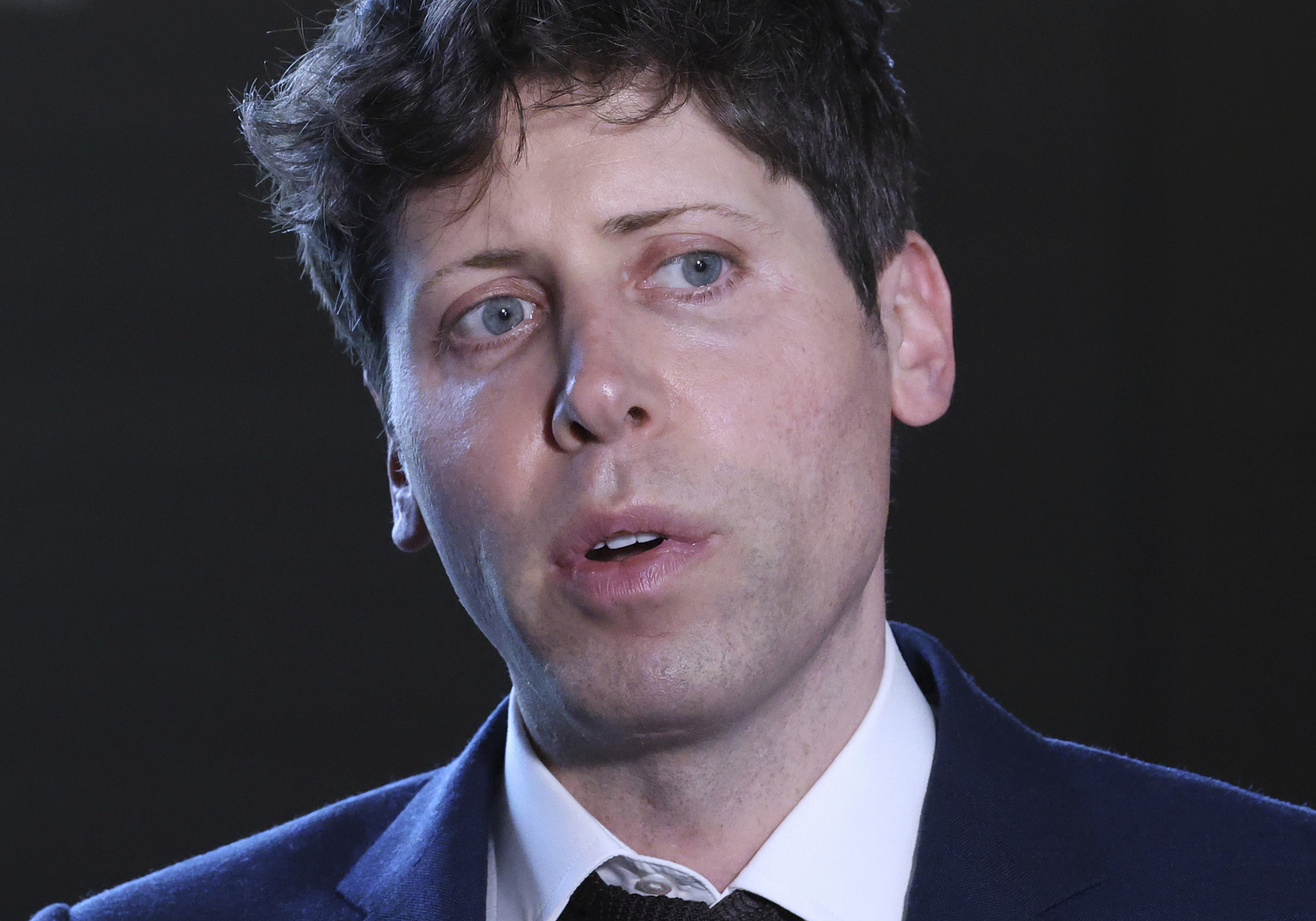 Sam Altman 输掉 OpenAI 权力之争，微软是最大赢家