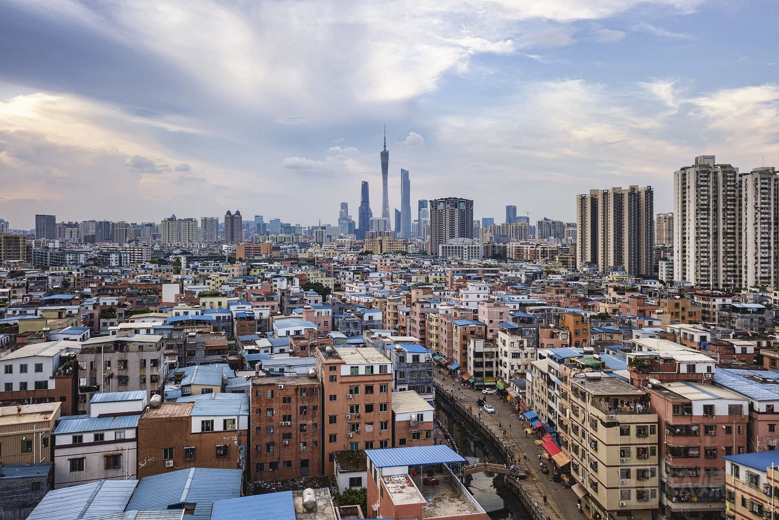 广州拟出台全国首个城中村改造条例，“双三分之二”同意方可启动