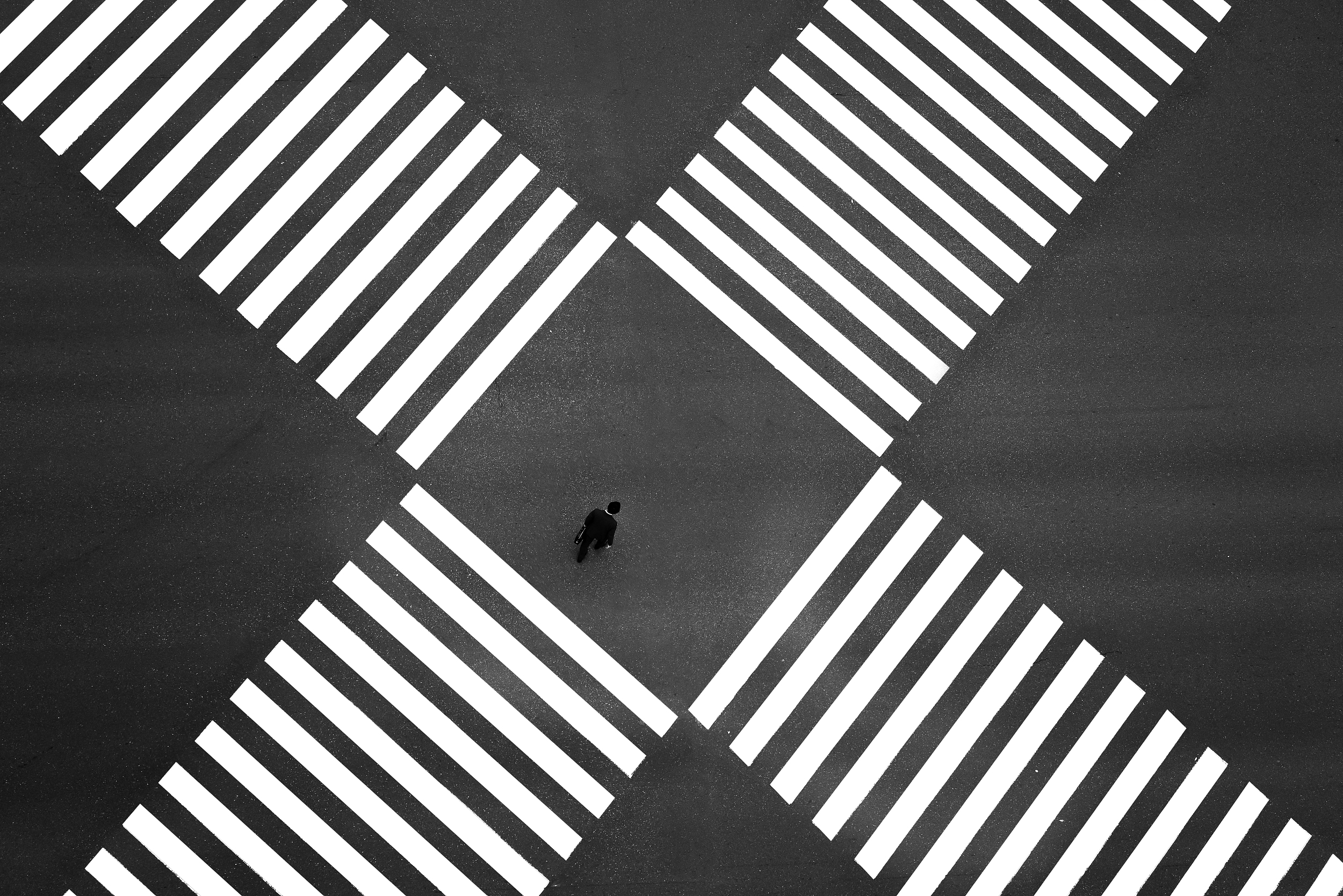 中国互联网走到三岔路口