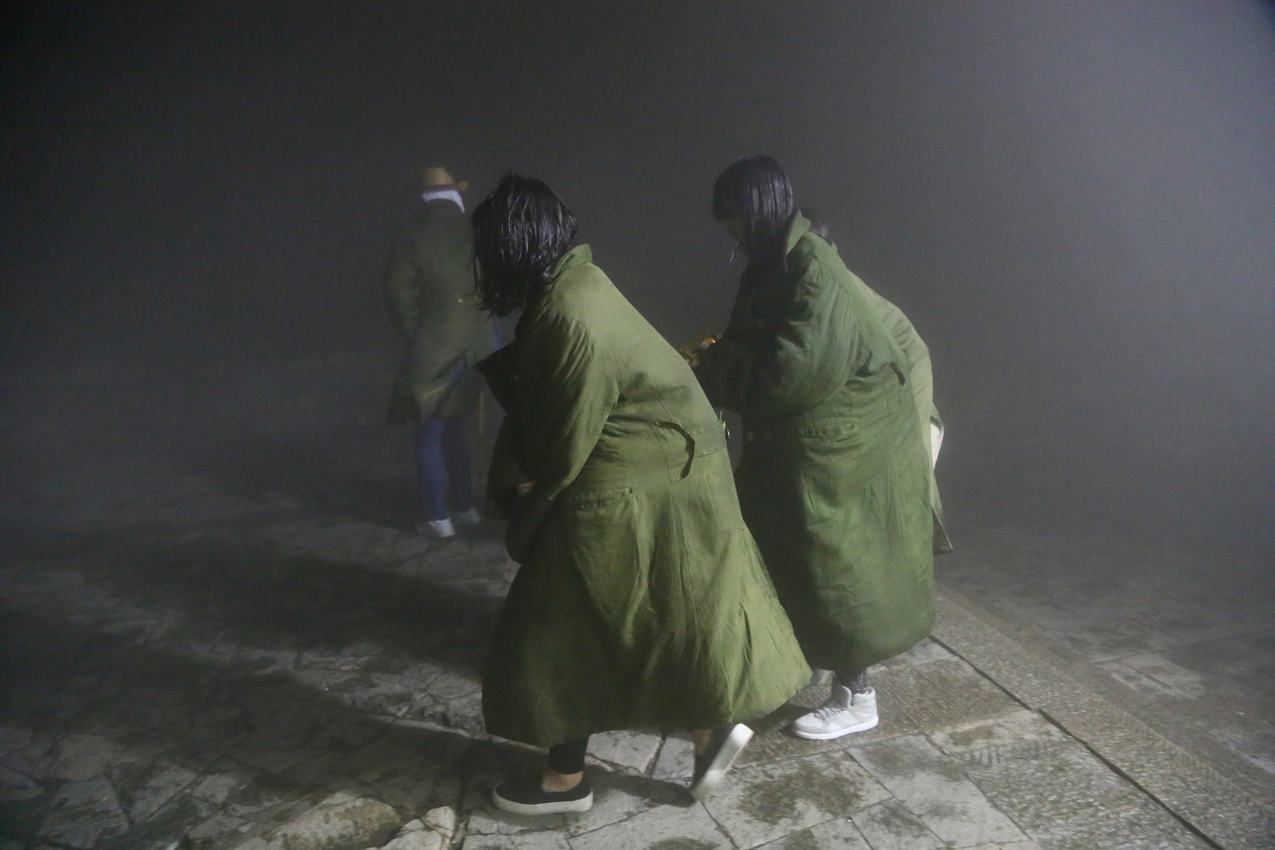 军大衣凭啥成了今冬顶流？