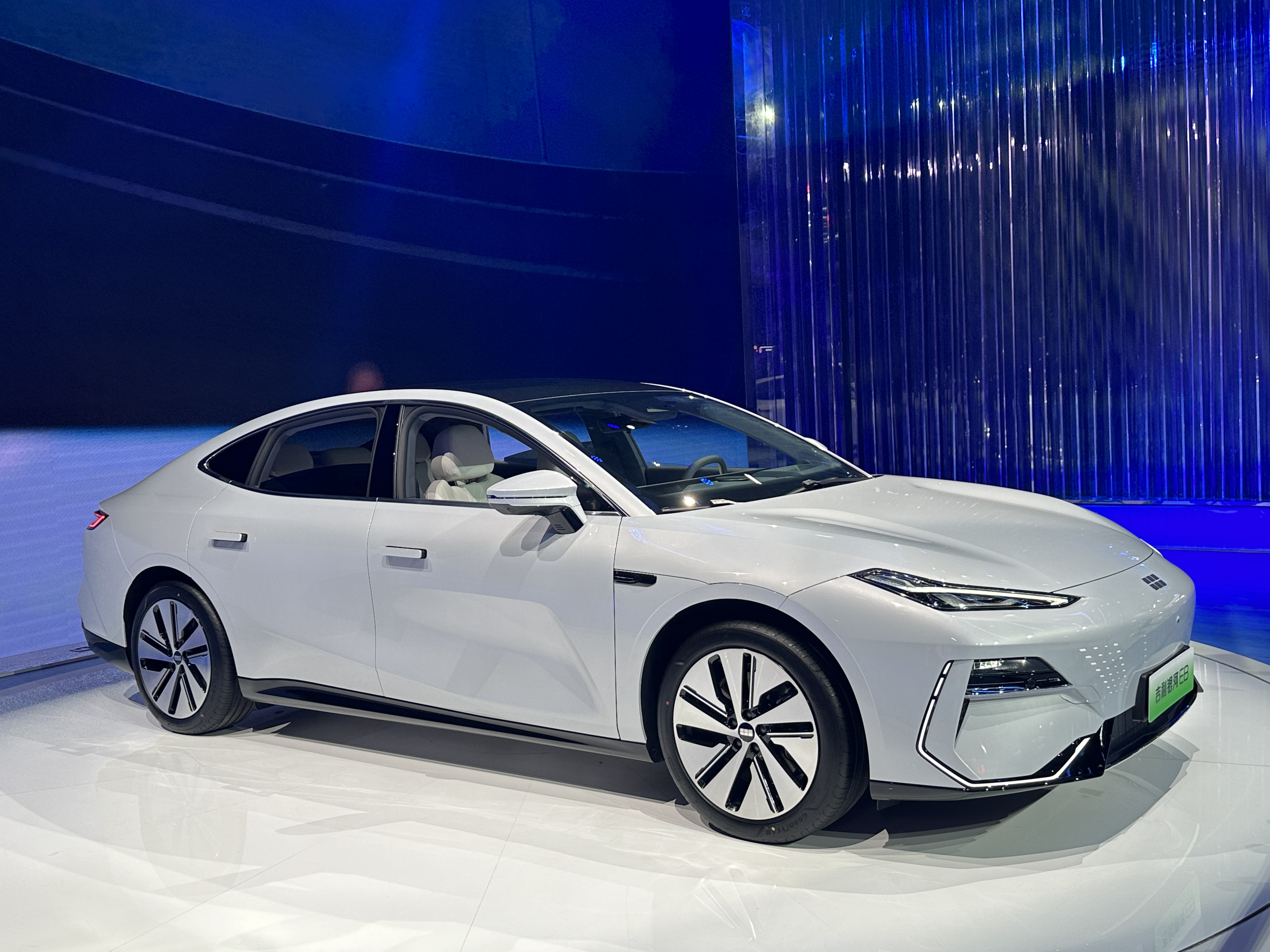 搭载800V技术的车型