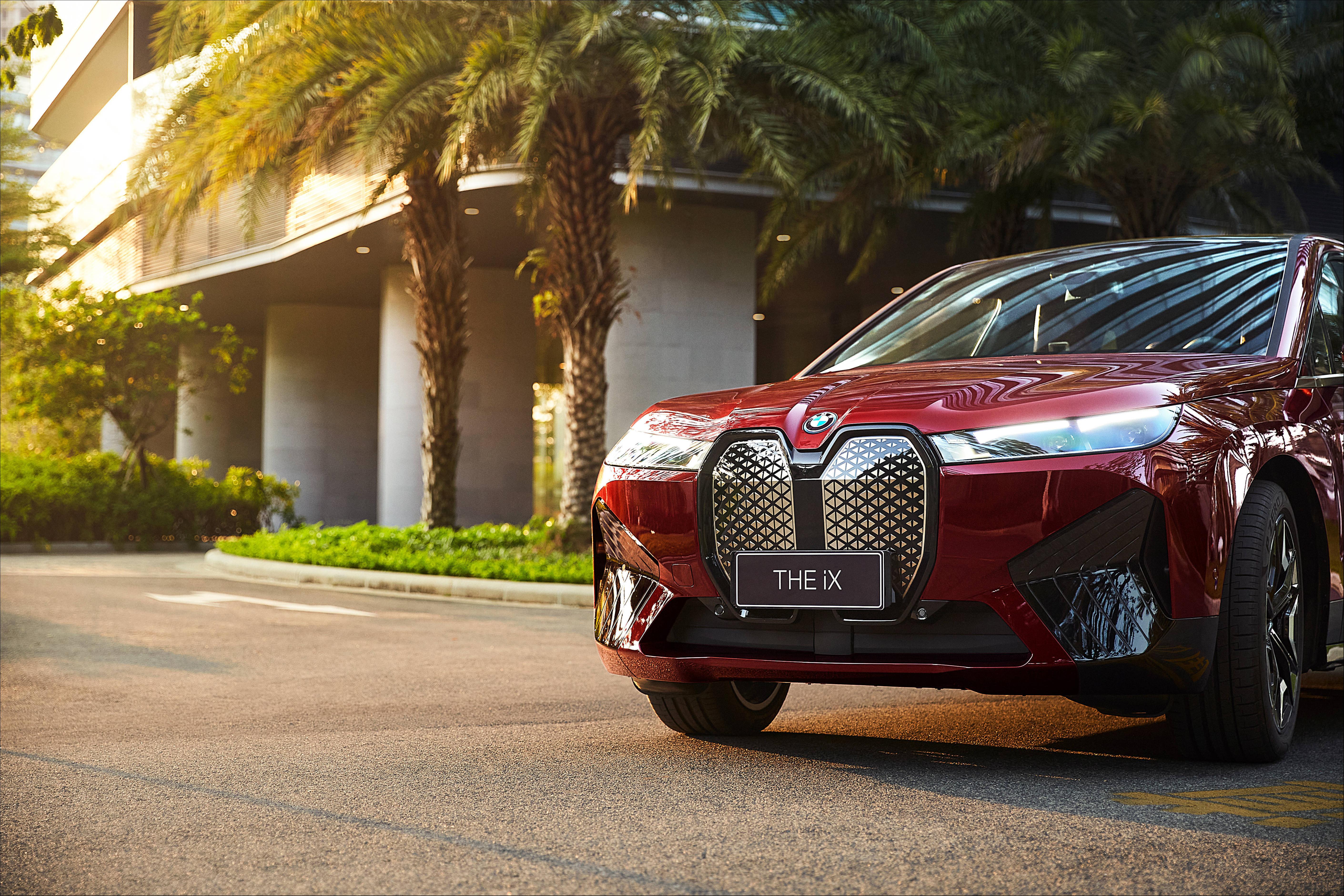 创新纯电动BMW iX