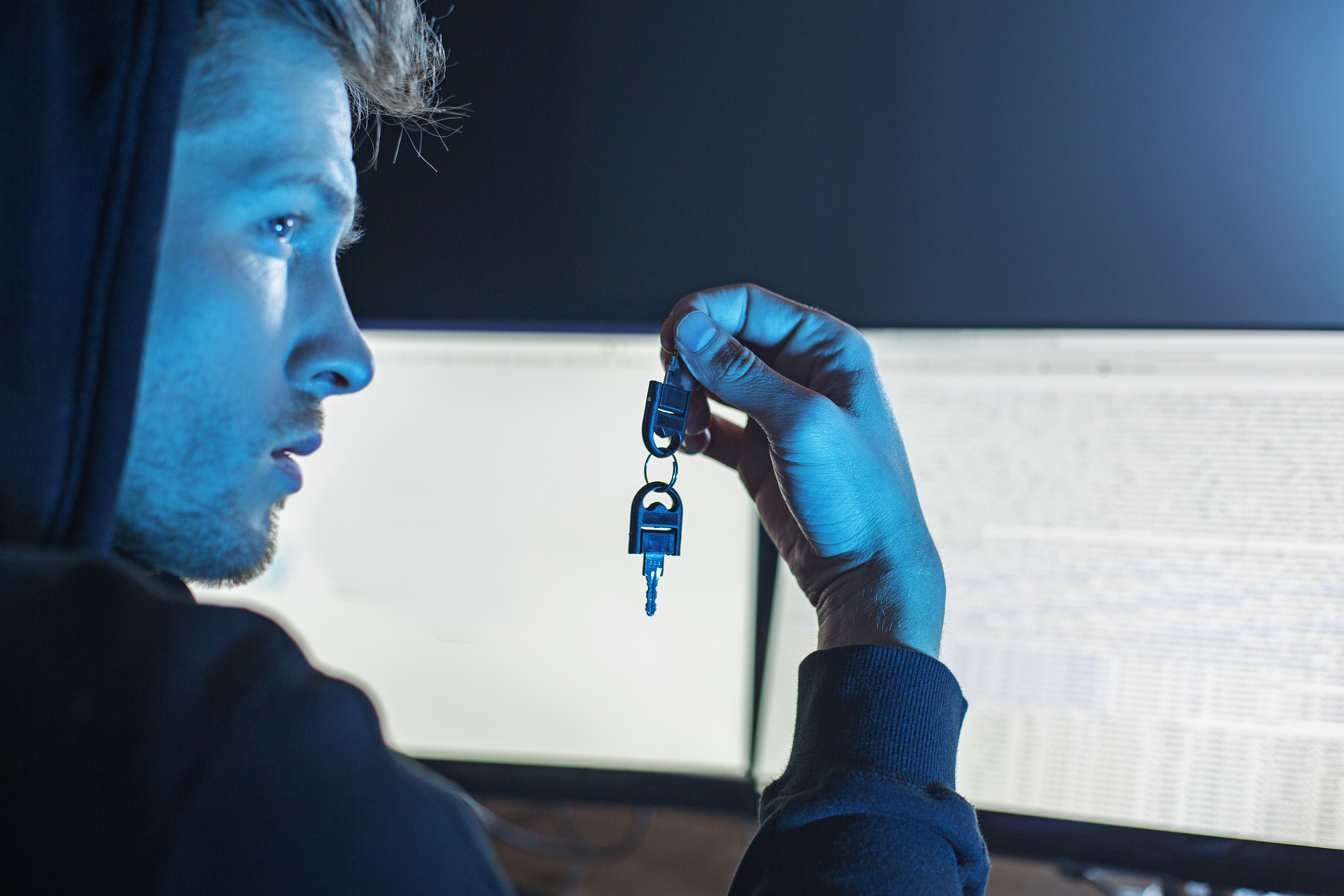 诺亚京东案件：他们是如何潜入京东、冒充员工、截留快递的？