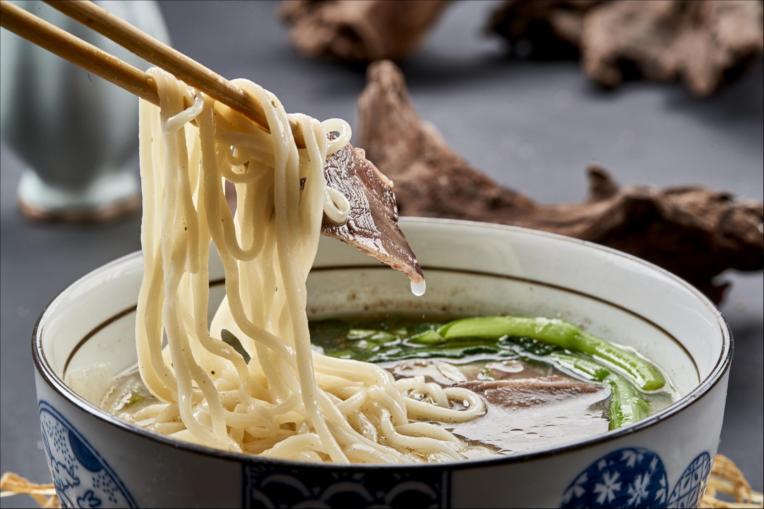 兰州牛肉面，真撑不住了？