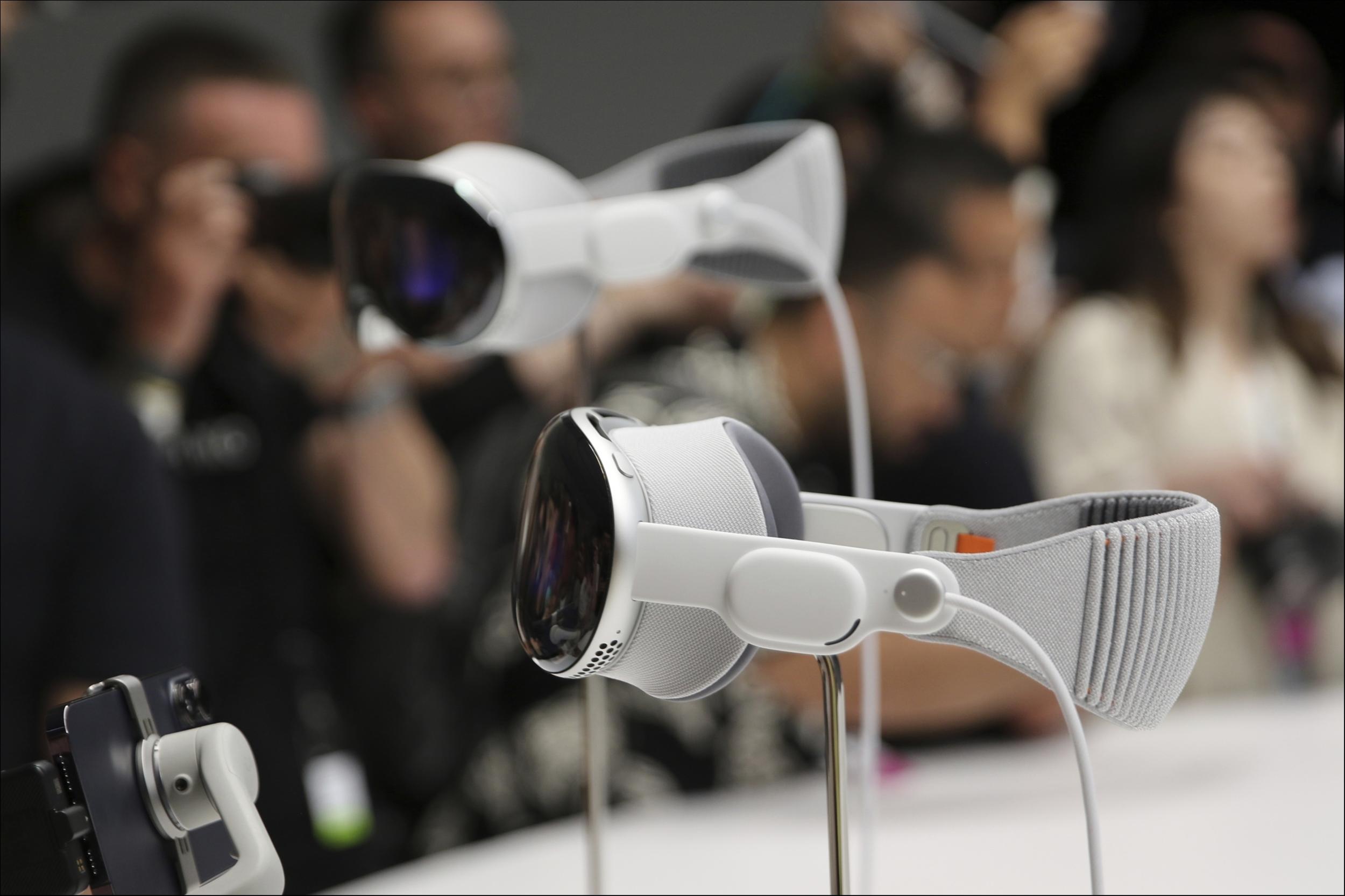 Vision Pro 正式发售前瞻：并不梦幻的体验与仍然简陋的生态