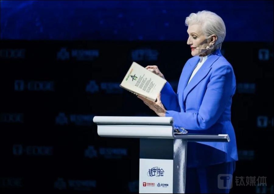 钛空人物志｜梅耶·马斯克：我75岁了但我母亲96岁才退休，所以我还很年轻