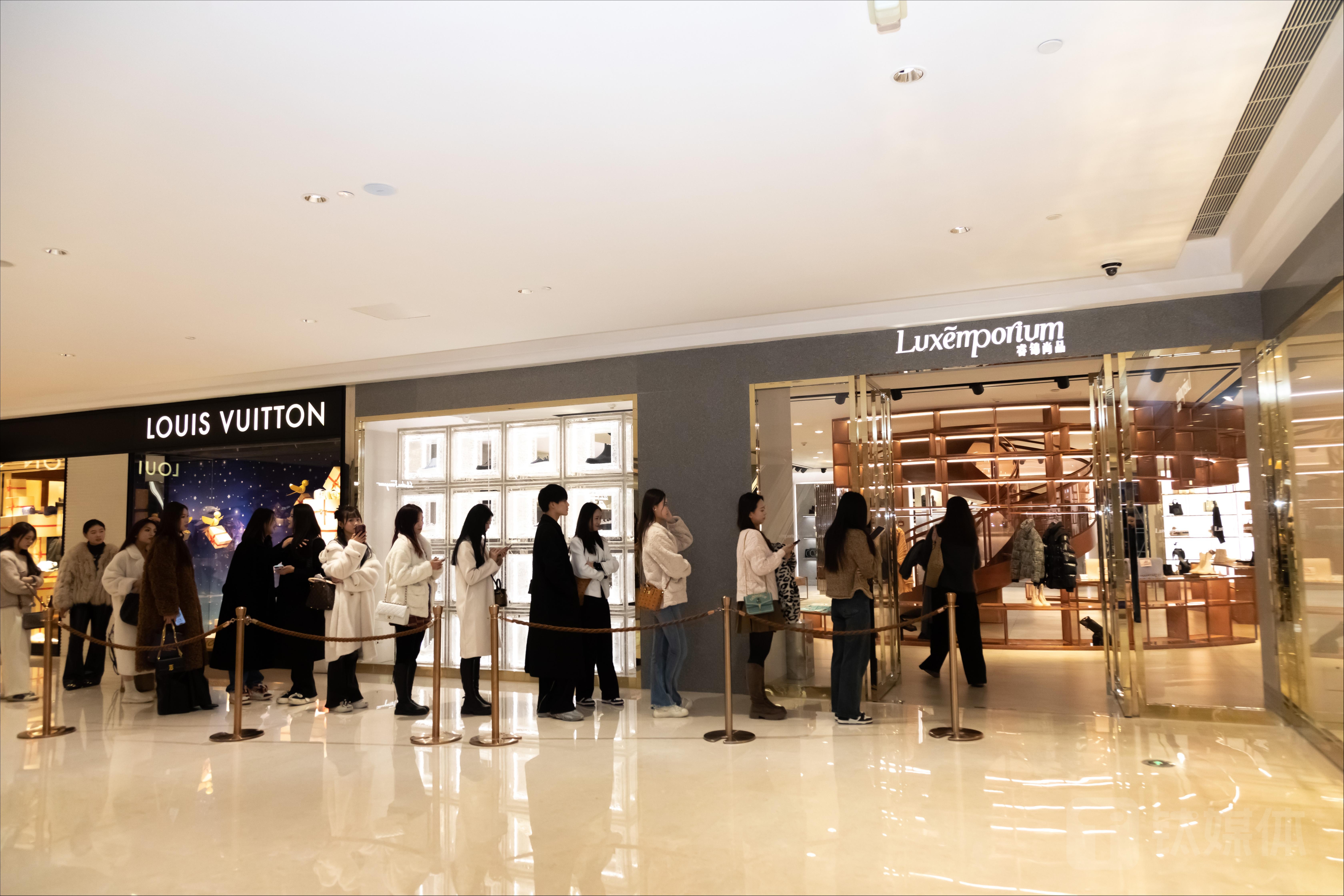 高梵入驻买手店引起消费者排队抢购